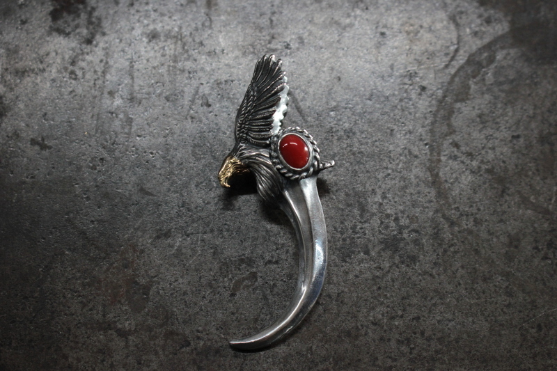 SE-827襟翼鷹爪/紅珊瑚/K18頭鷹頭吊墜