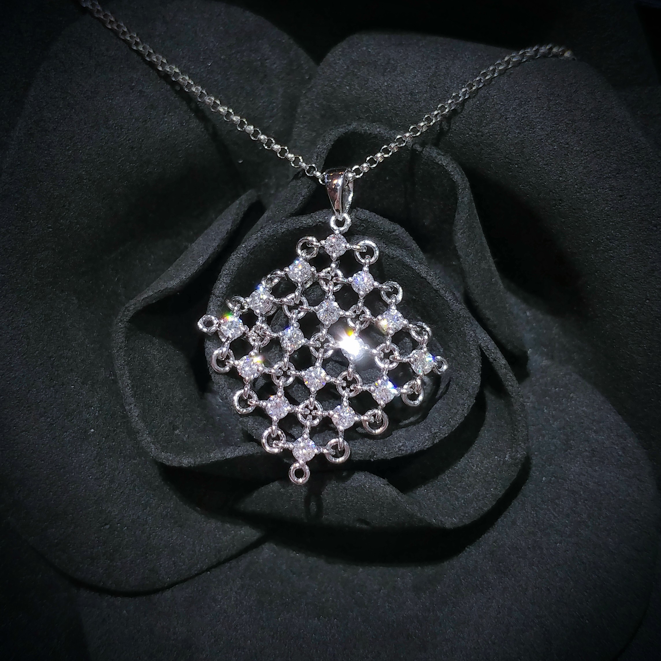 18K White Gold 0.53ct Diamond Pendent