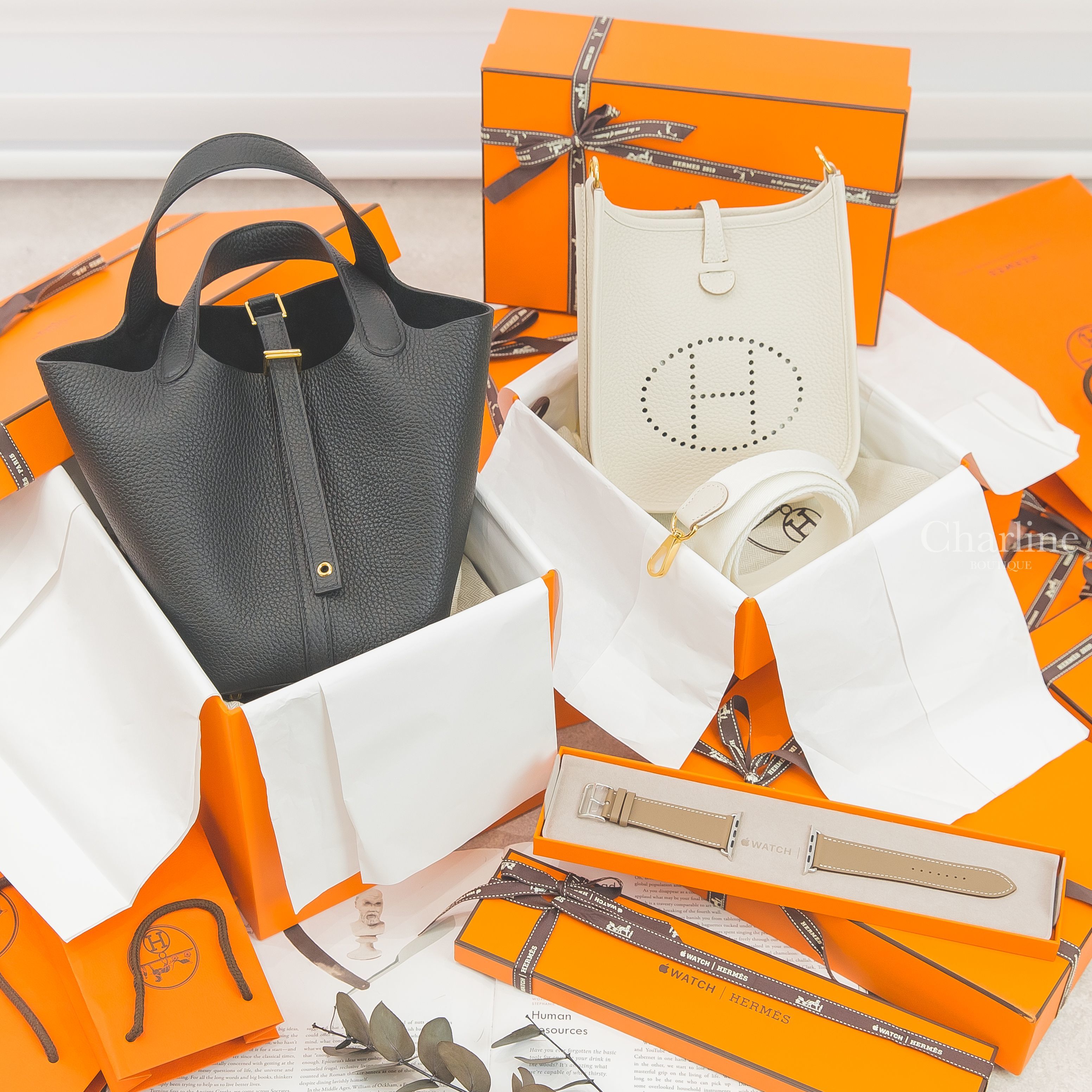Hermès Picotin 18cm 黑色金釦小型提把水桶包,奶昔白金釦簍空洞洞肩背包,大象灰銀釦小牛皮錶帶-Charline Boutique 精品代購