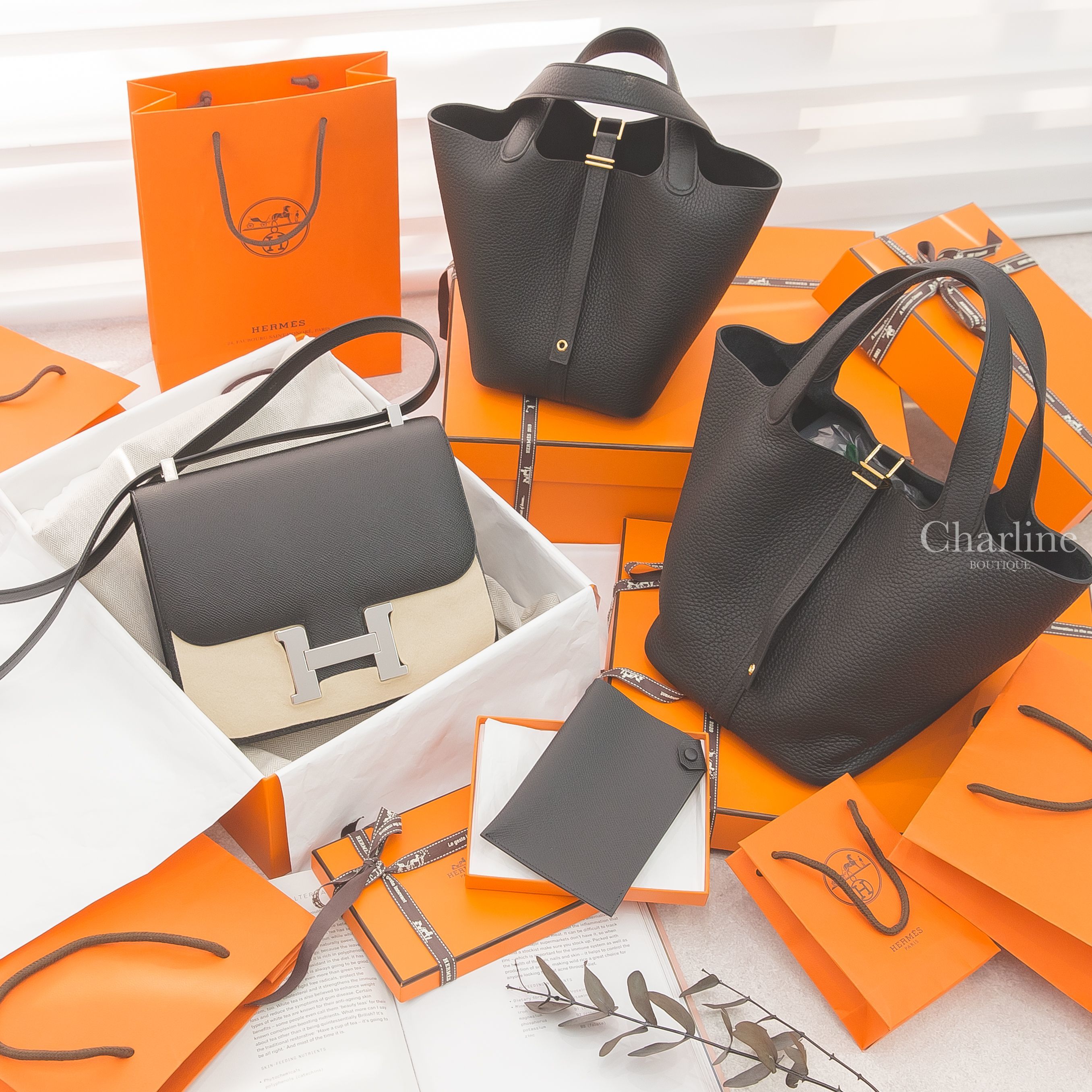 Hermès Picotin 18cm 黑色金釦小型提把水桶包,黑色金釦中型提把水桶包,Constance 24cm Z刻黑色銀釦,Tarmac Passport 黑色黑釦護照夾-Charline Boutique 精品代購