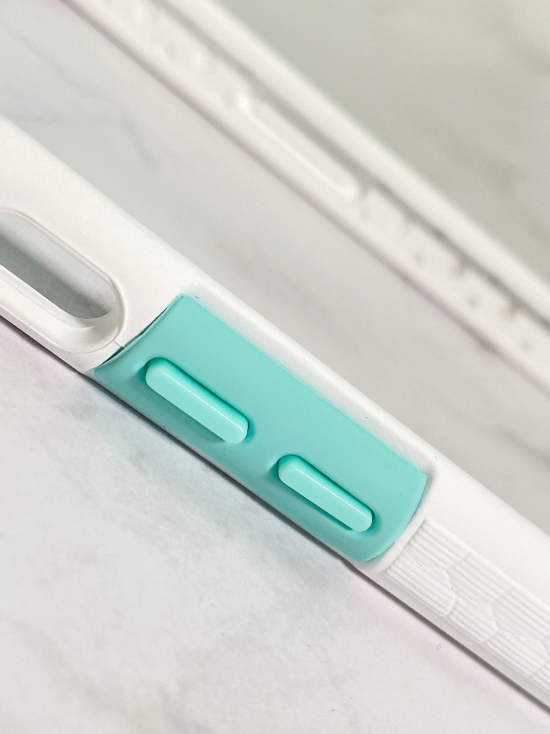 太樂芬『iPhone 12開箱介紹』全新進化的設計，四款新色潮流延續，超越軍規手機殼！