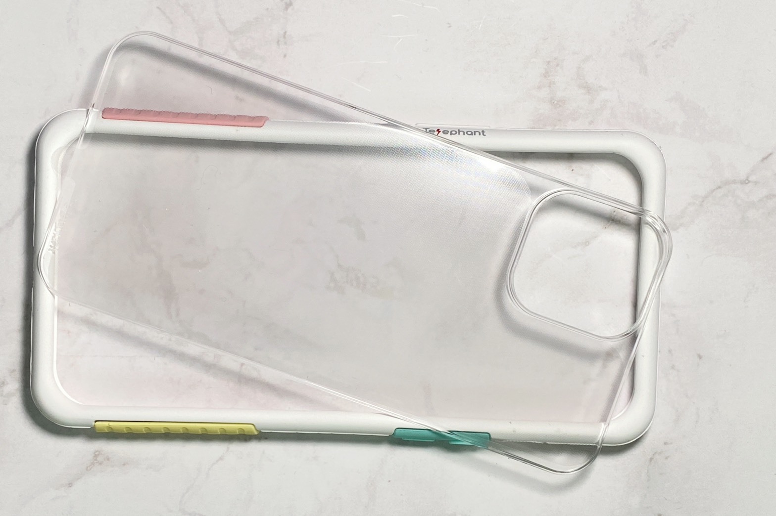 太樂芬『iPhone 12開箱介紹』全新進化的設計，四款新色潮流延續，超越軍規手機殼！