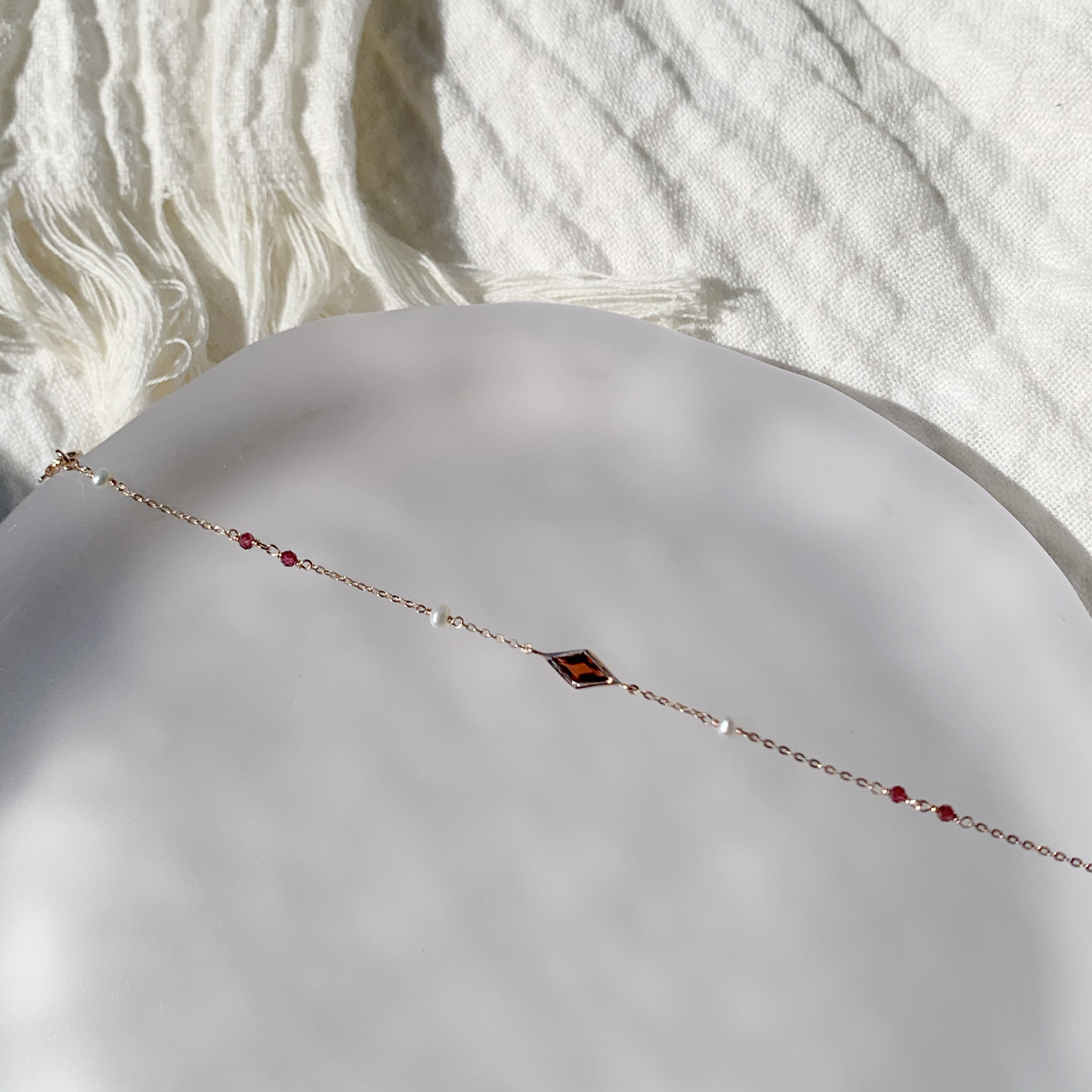 長菱形石榴點點珍珠手鍊