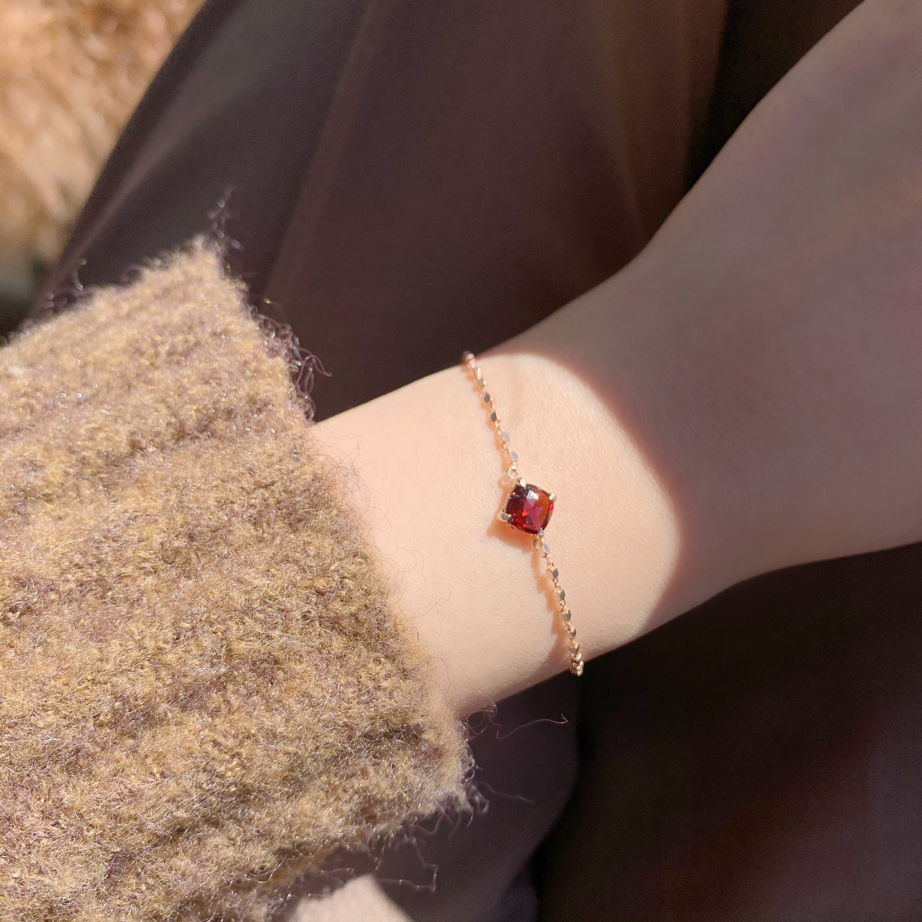 簡約菱四爪石榴滿滿方塊手鍊