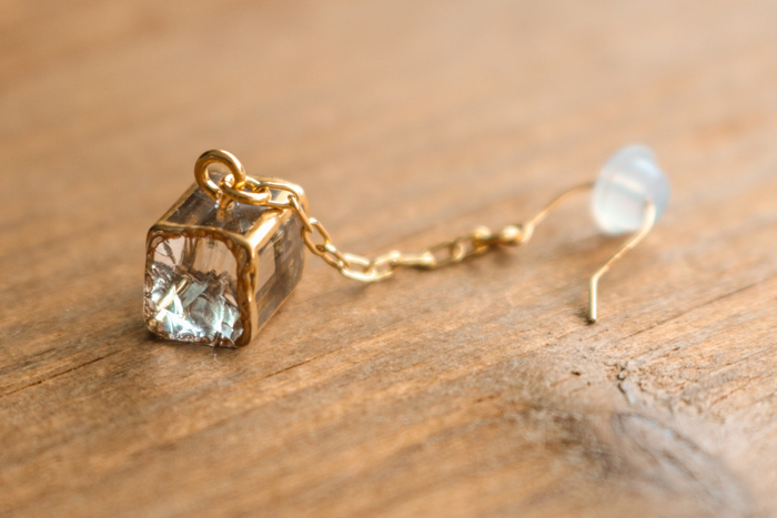 sorte glass-金框方形垂鍊式耳環