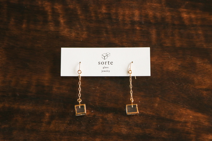 sorte glass-金框方形垂鍊式耳環