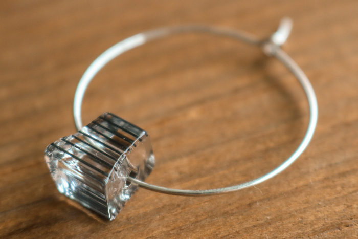 sorte glass-黑條紋方形圓掛式耳環／L