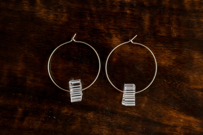 sorte glass-白條紋方形圓掛式耳環／L