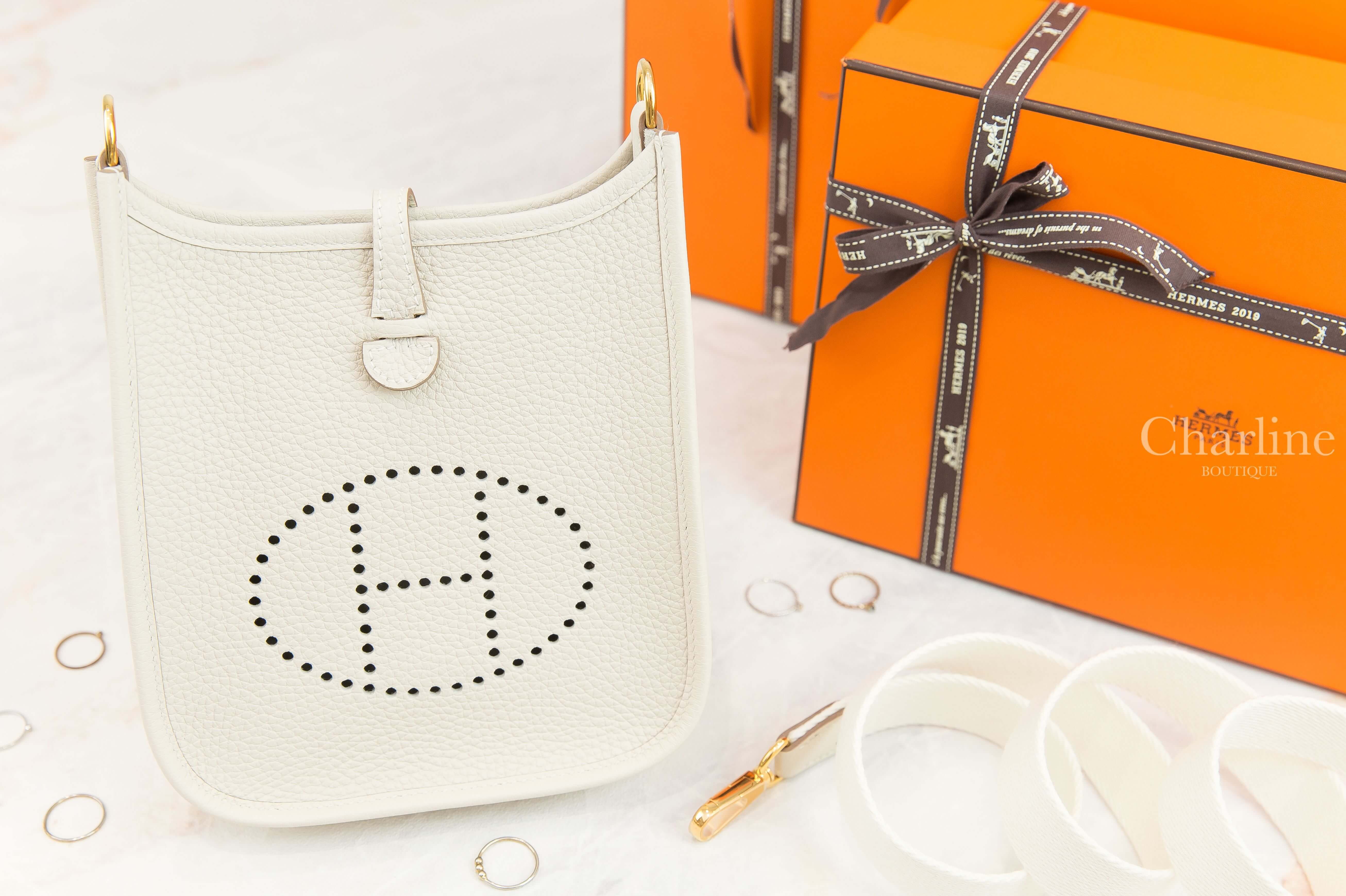 Hermès Evelyne TPM 16cm 10 Craie Taurillon Clemence 奶昔白金釦簍空洞洞肩背包
