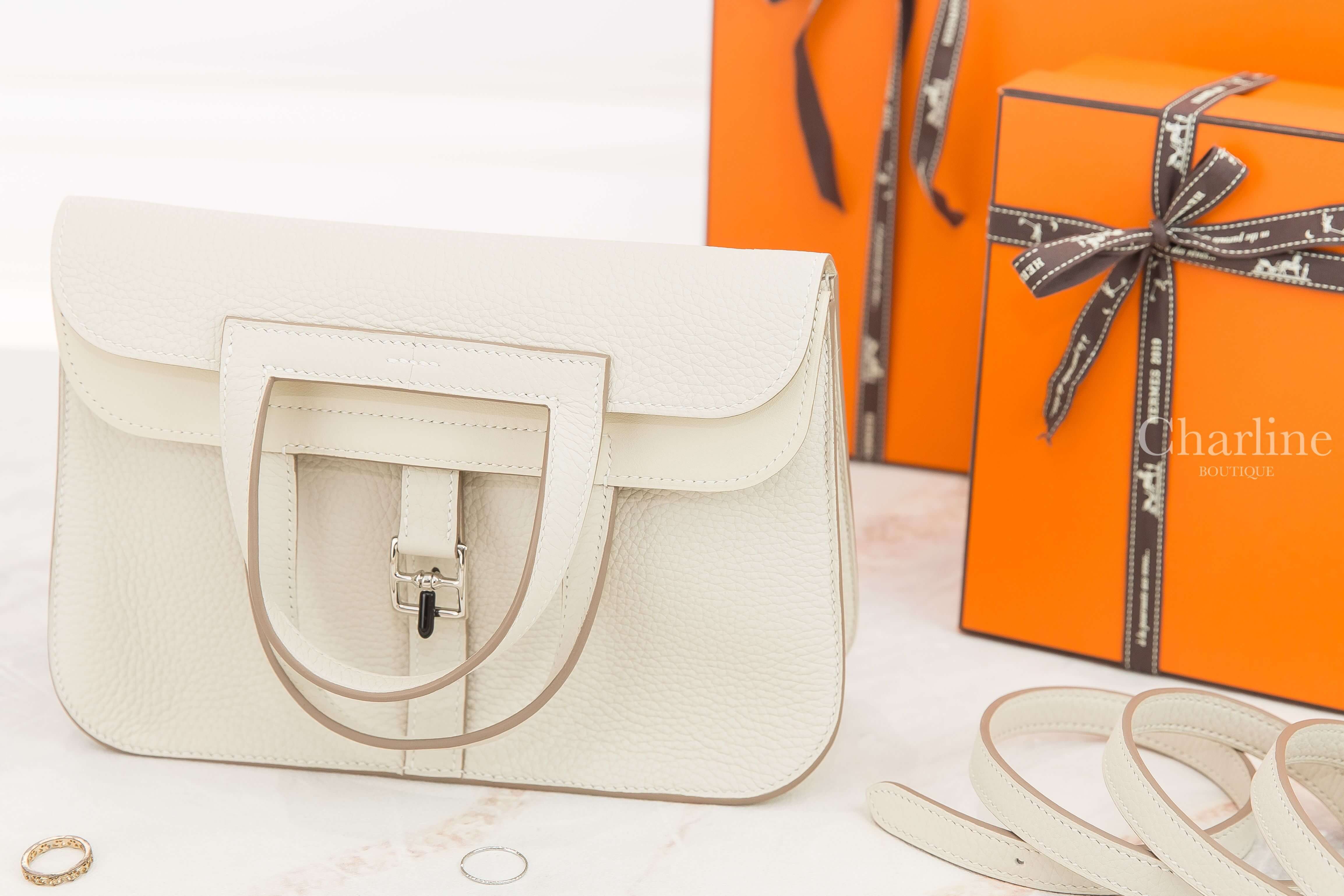 Hermès Halzan 25cm 10 Craie Taurillon Clemence 奶昔白銀釦手提肩背包-Charline Boutique 精品代購