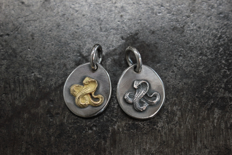 FCT-142 眼鏡蛇吊墜