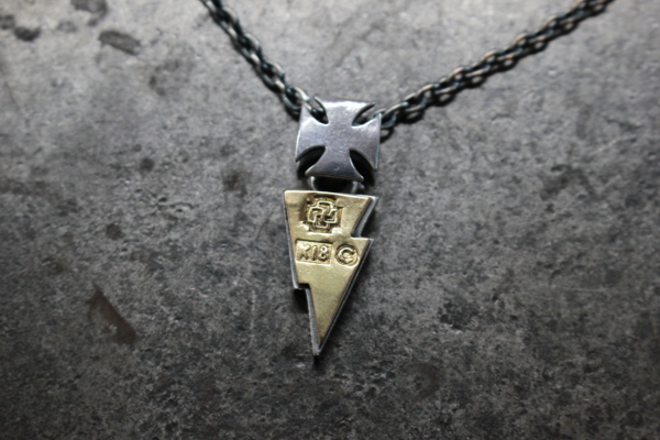 SE-576十字抱稲妻/K18吊墜