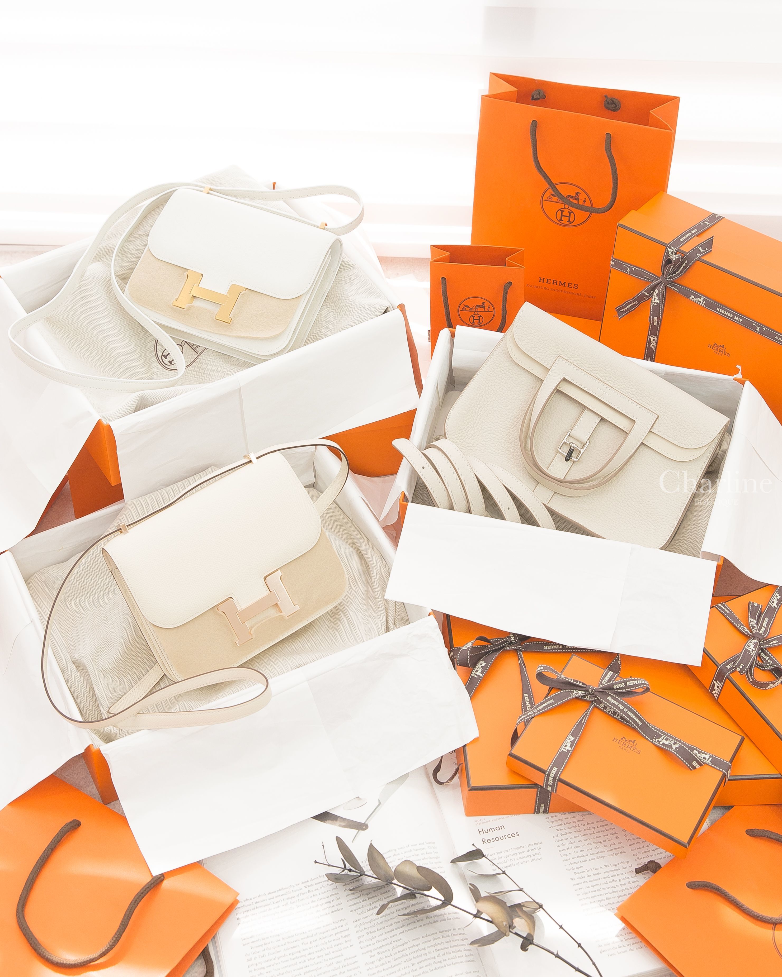 Hermès Halzan 25cm 奶昔白銀釦,Hermès Mini Constance III 18cm 奶油白玫瑰金釦,Hermès Mini Constance III 18cm 白色金釦-Charline Boutique 精品代購