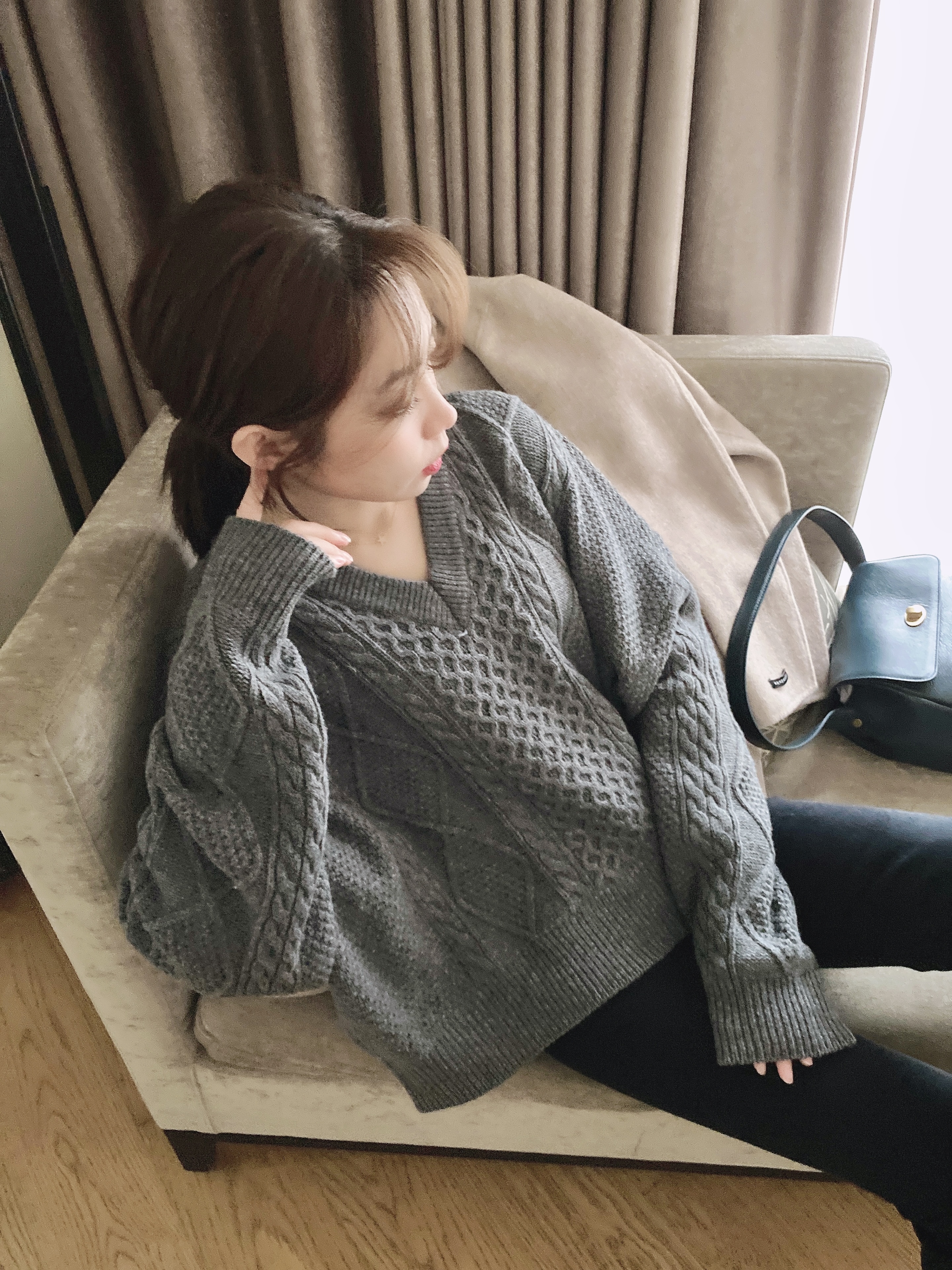 麻豆包色清單設計師V領麻花上衣