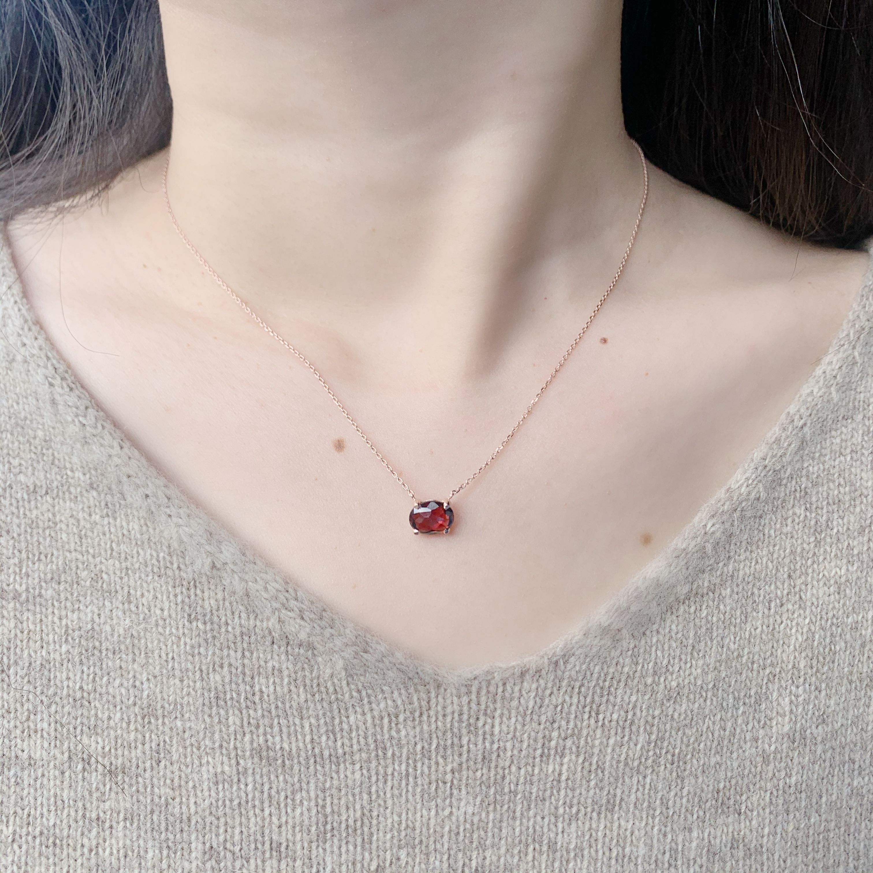 橫四爪橢圓切割石榴石項鍊