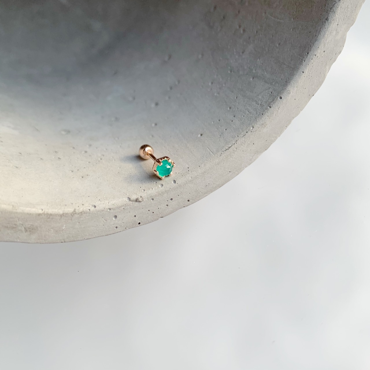 爪鑲小六角綠瑪瑙轉珠耳環