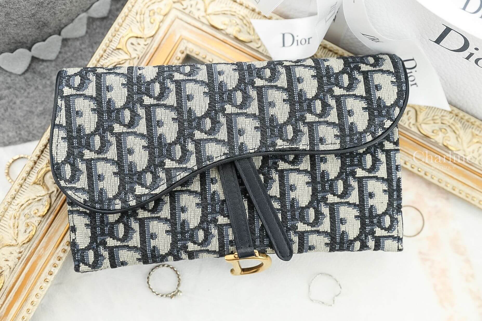 Dior Saddle Wallet 深藍色復古牛皮帆布馬鞍鍊帶長夾-Charline Boutique 精品代購