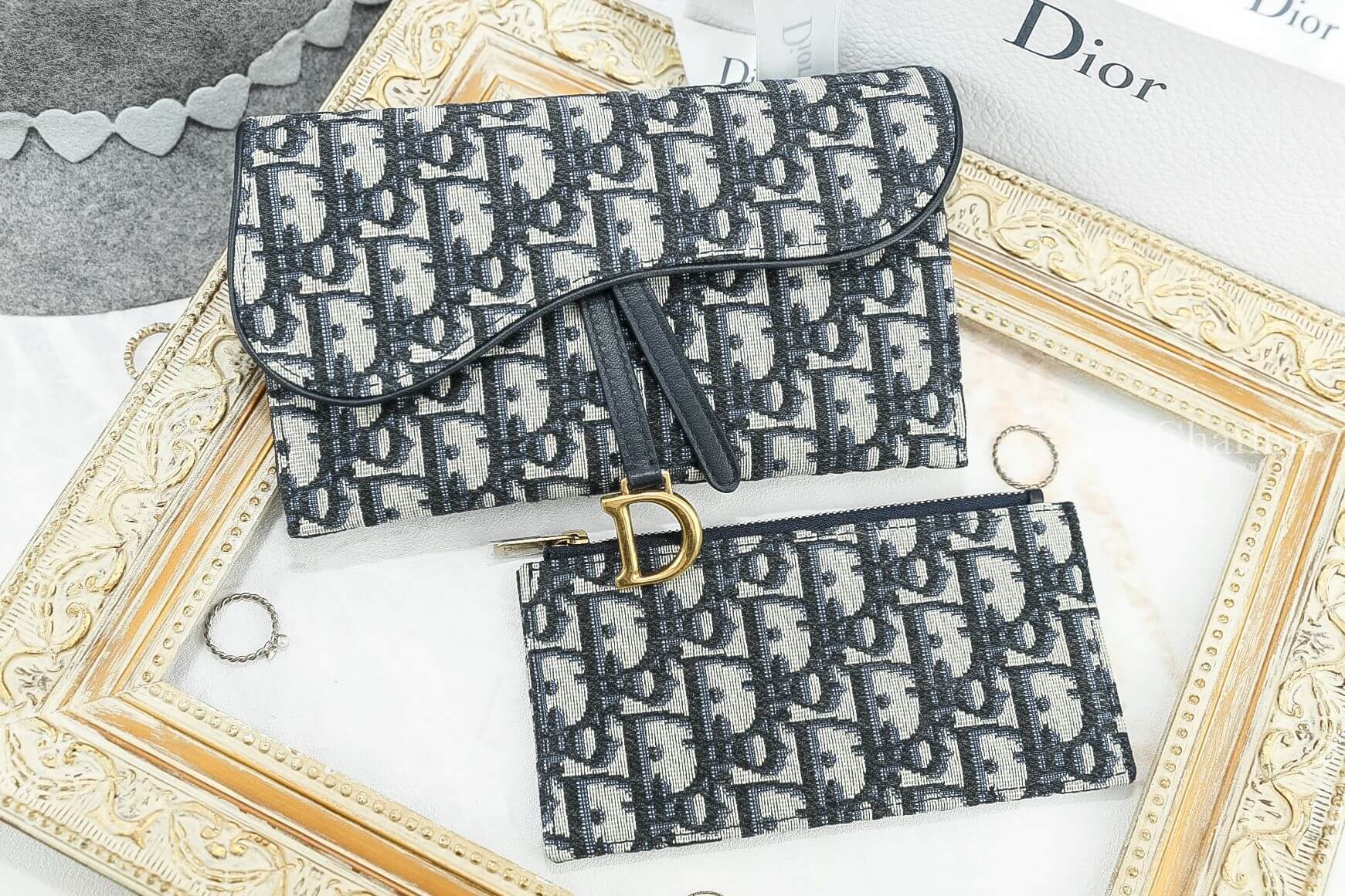 Dior Saddle Wallet 深藍色復古牛皮帆布馬鞍鍊帶長夾-Charline Boutique 精品代購
