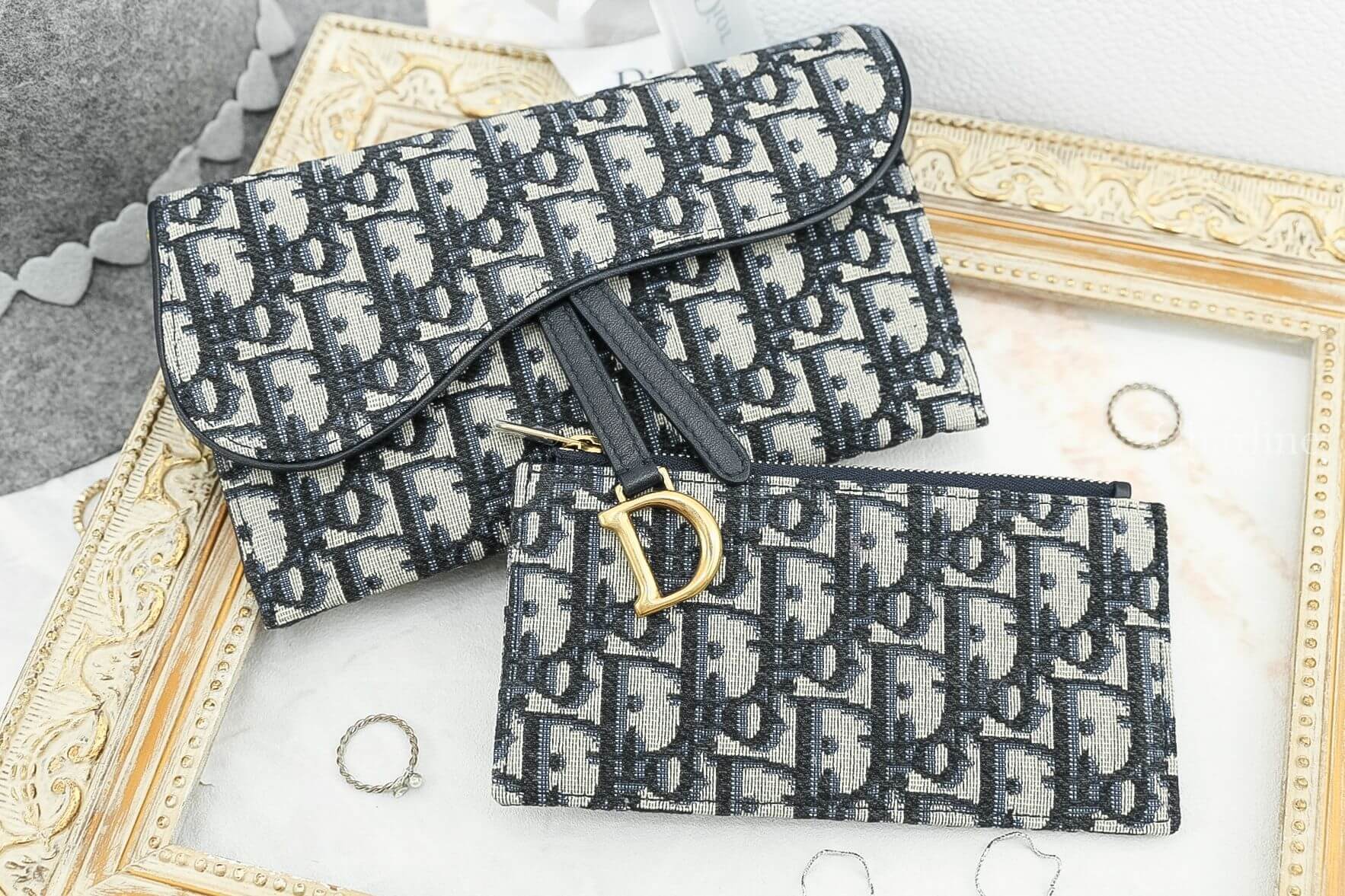 Dior Saddle Wallet 深藍色復古牛皮帆布馬鞍鍊帶長夾-Charline Boutique 精品代購