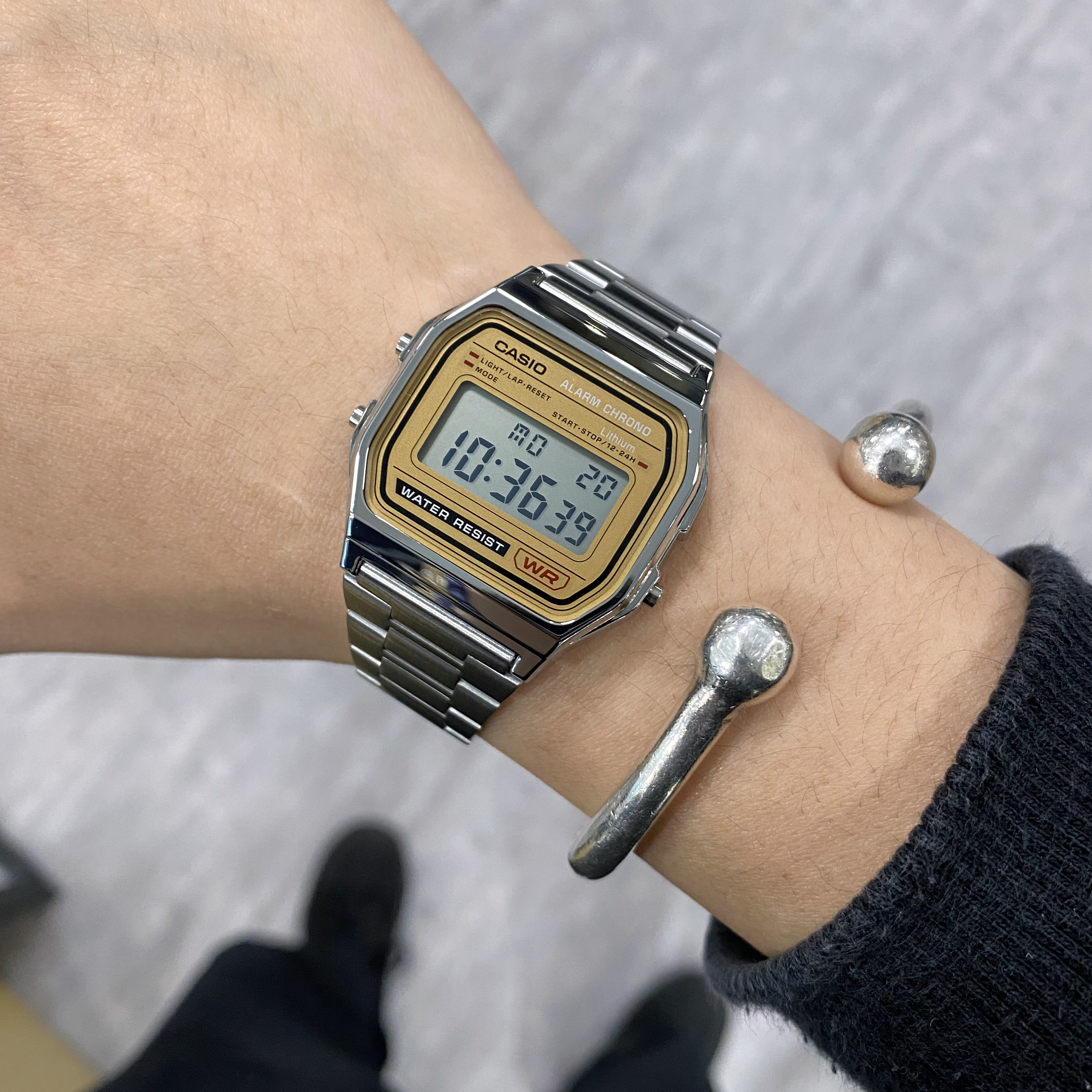 Casio A158WEA-9 中裝 銀色啡面 方形復古跳字錶