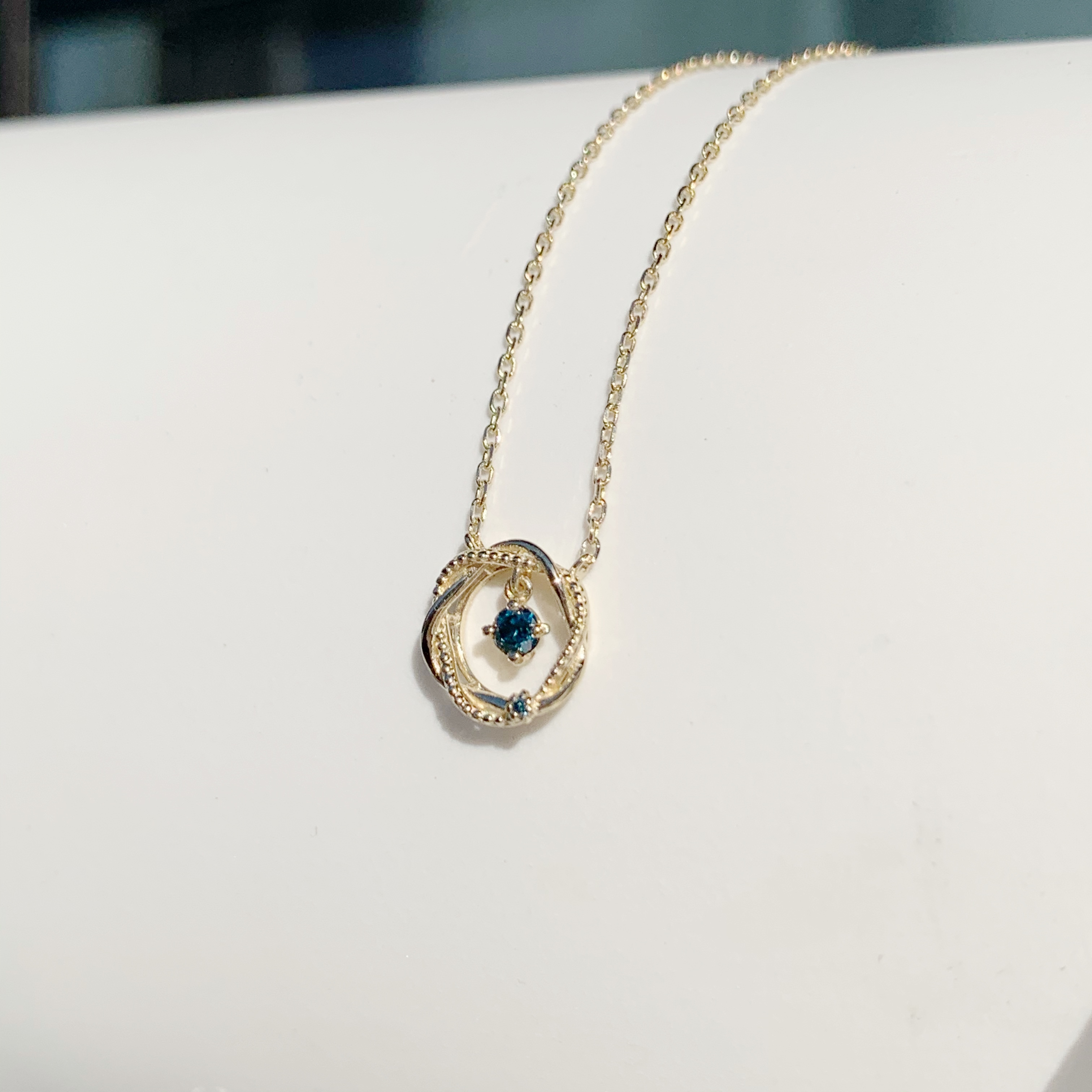 14k純金 10+1分藍鑽麻花花圈鎖骨鍊