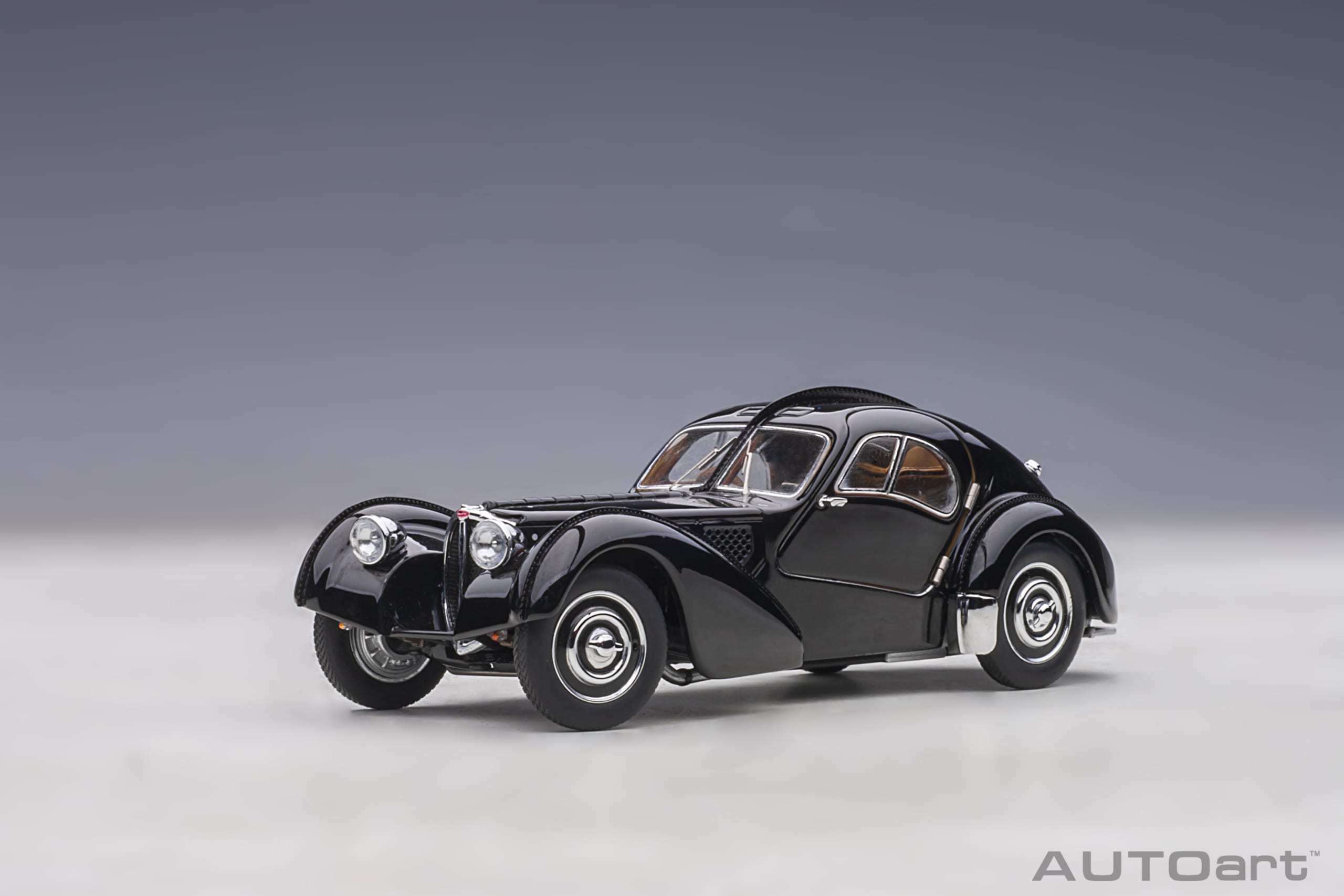1/43 AUTOART BUGATTI 57SC ATLANTIC 1938 (BLACK/WITH DISC WHEELS) (50946)