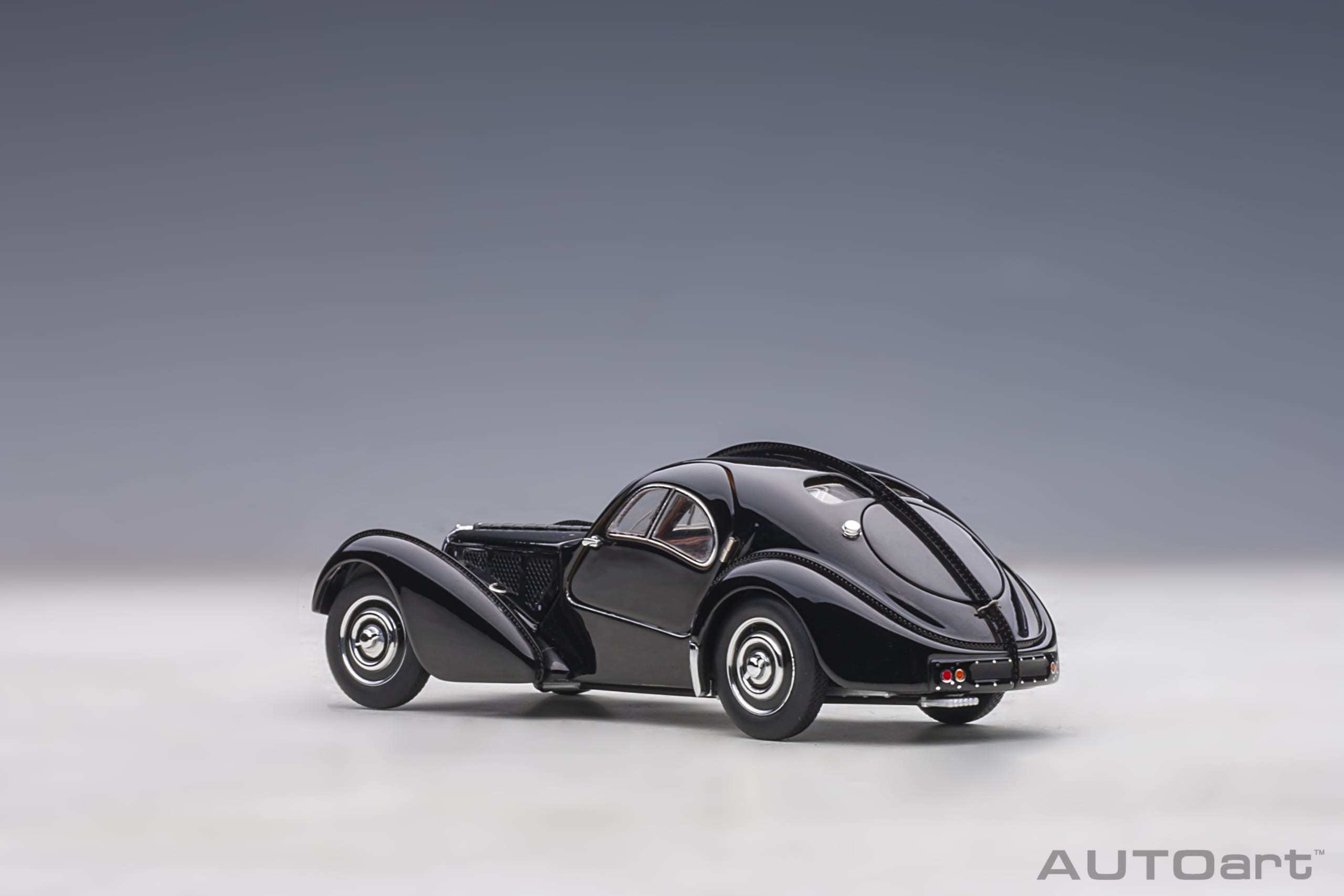 1/43 AUTOART BUGATTI 57SC ATLANTIC 1938 (BLACK/WITH DISC WHEELS) (50946)