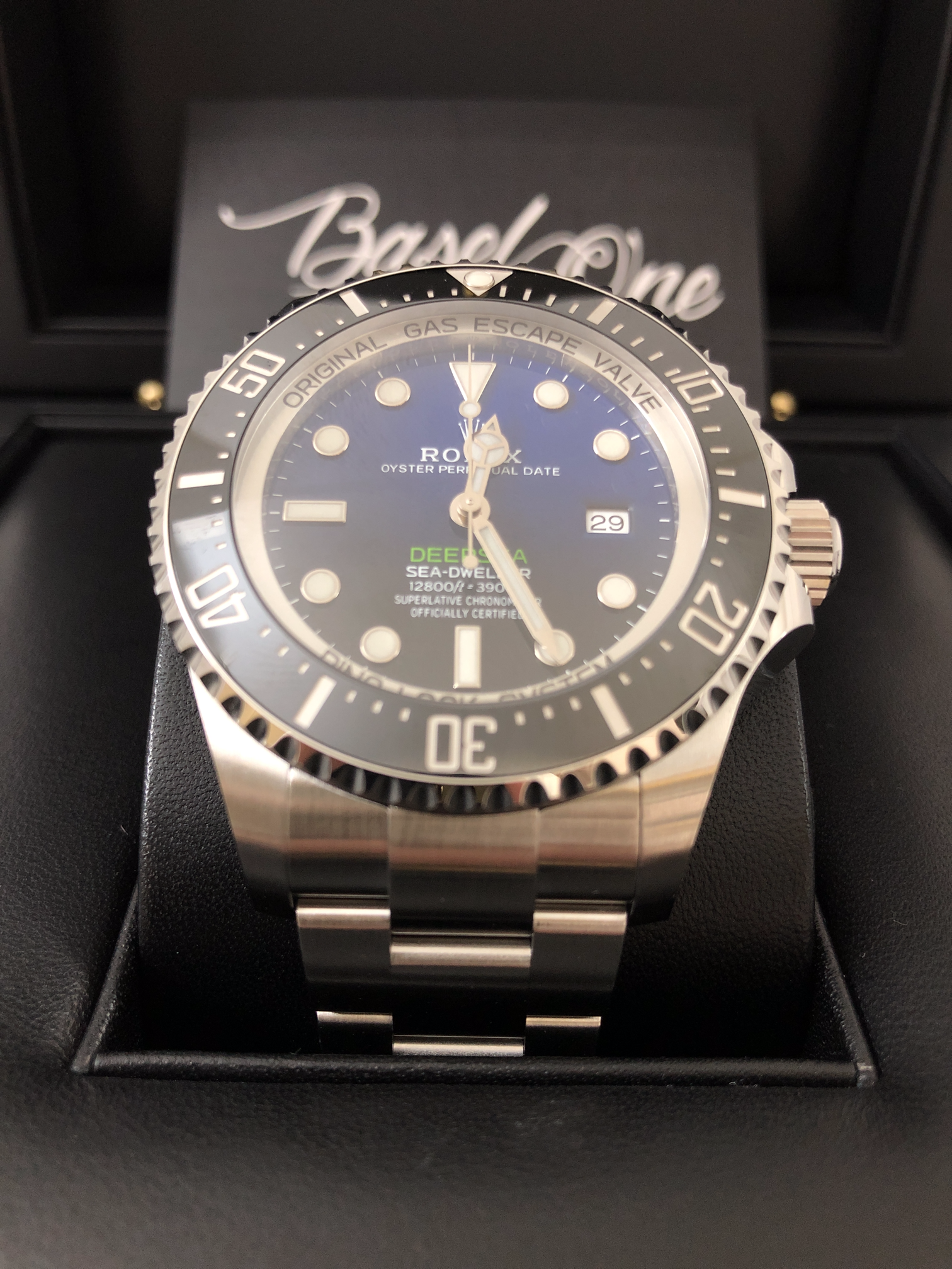 Discontinued BRAND NEW ROLEX 126660 DEEP BLUE OYSTER PERPETUAL ROLEX DEEPSEA D-BLUE DIAL James Cameron’s 44mm