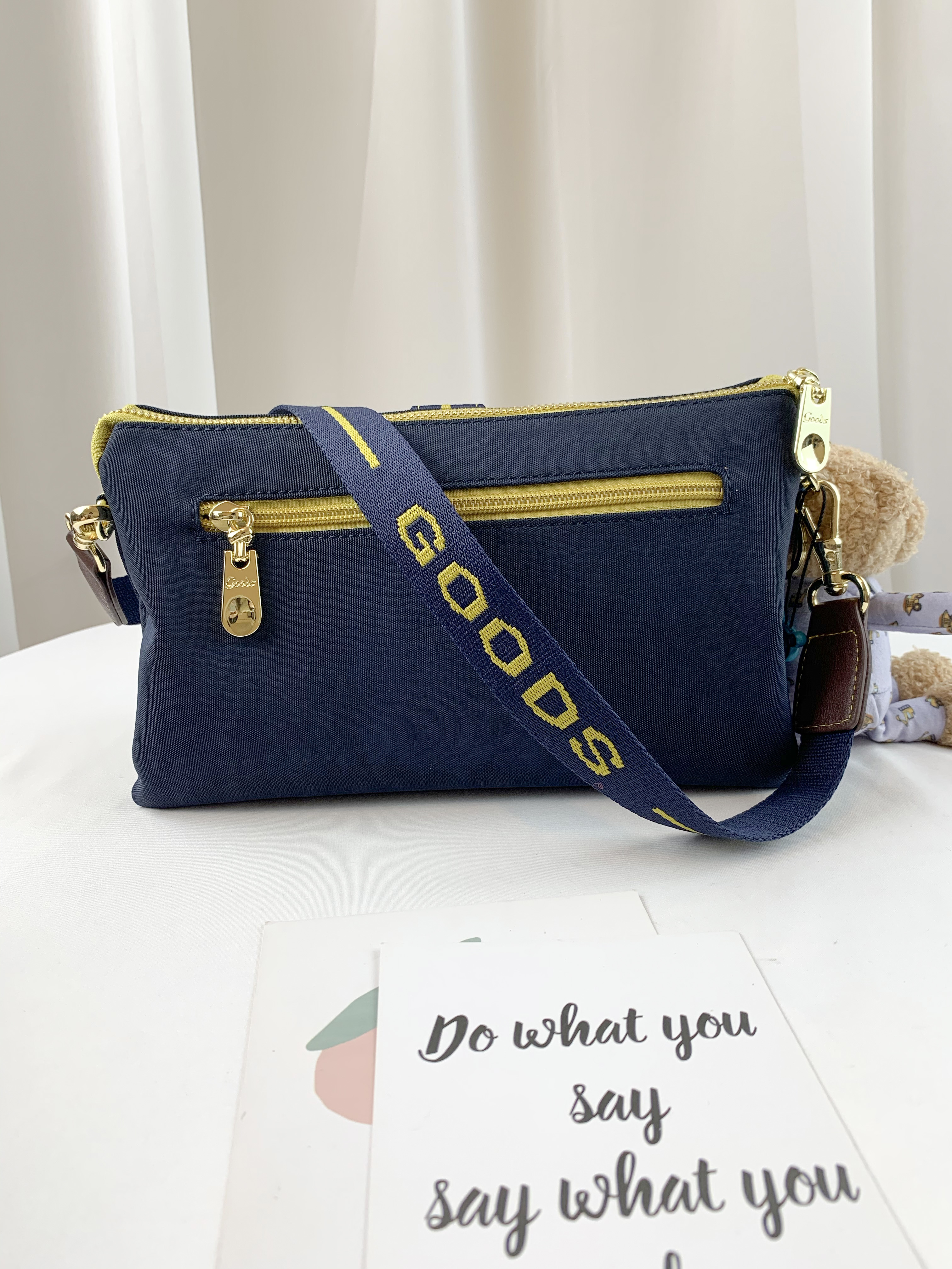 GOODS 織帶黃藍 丹寧防潑水側背包 附小熊吊飾 #2107