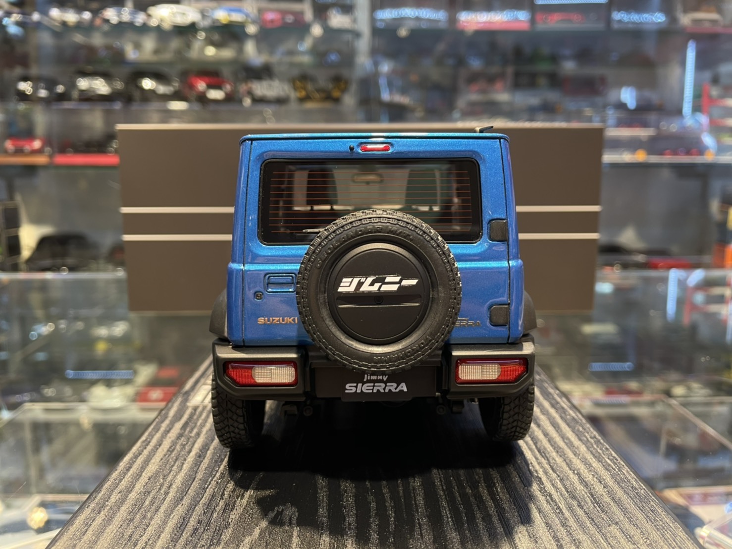 ミニカー IG1710 SIERRA JC (JB74W) Blue llic Ignition IG1710 SUZUKI Jimny SIERRA JC JB74W 金屬藍1/18