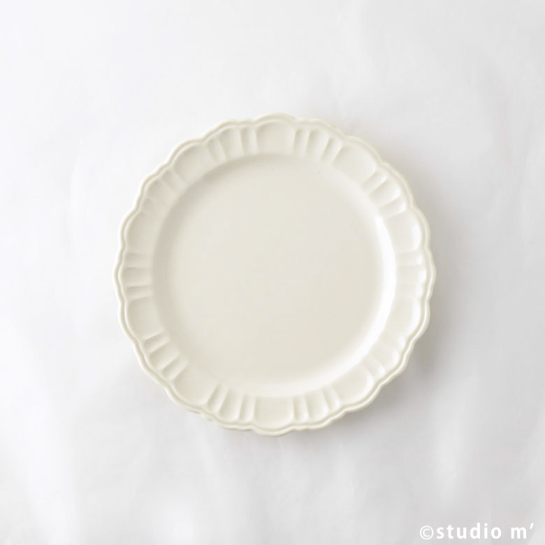 STUDIO M'-POMPONNER花型浮雕盤20cm/白