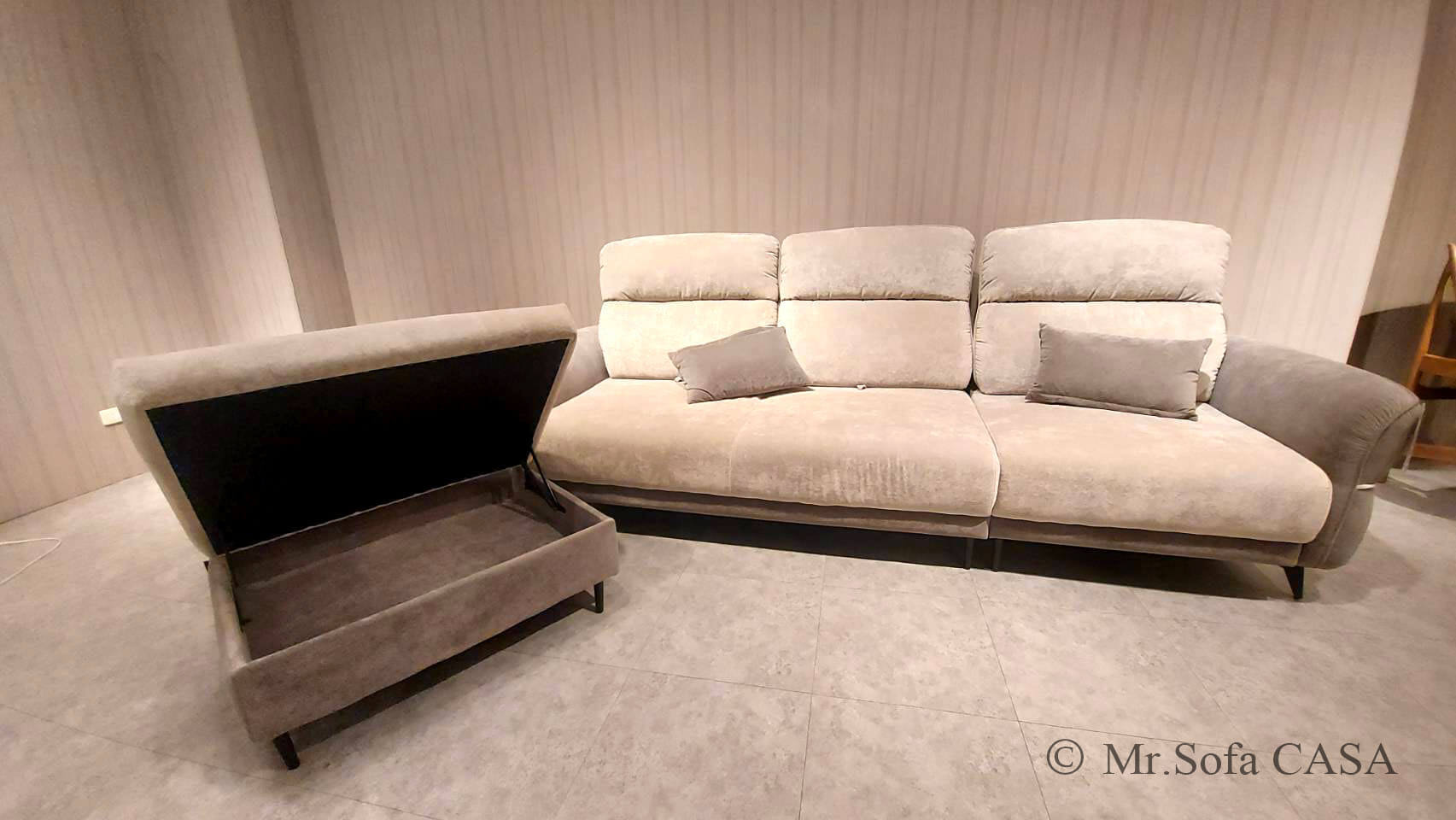 尼可沙發腳椅附有超大收納空間