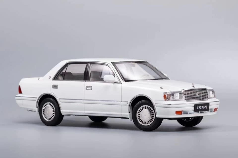 1/18 KENG FAI Toyota Crown Toyota Crown Pearl White (LHD) (KF027-2)