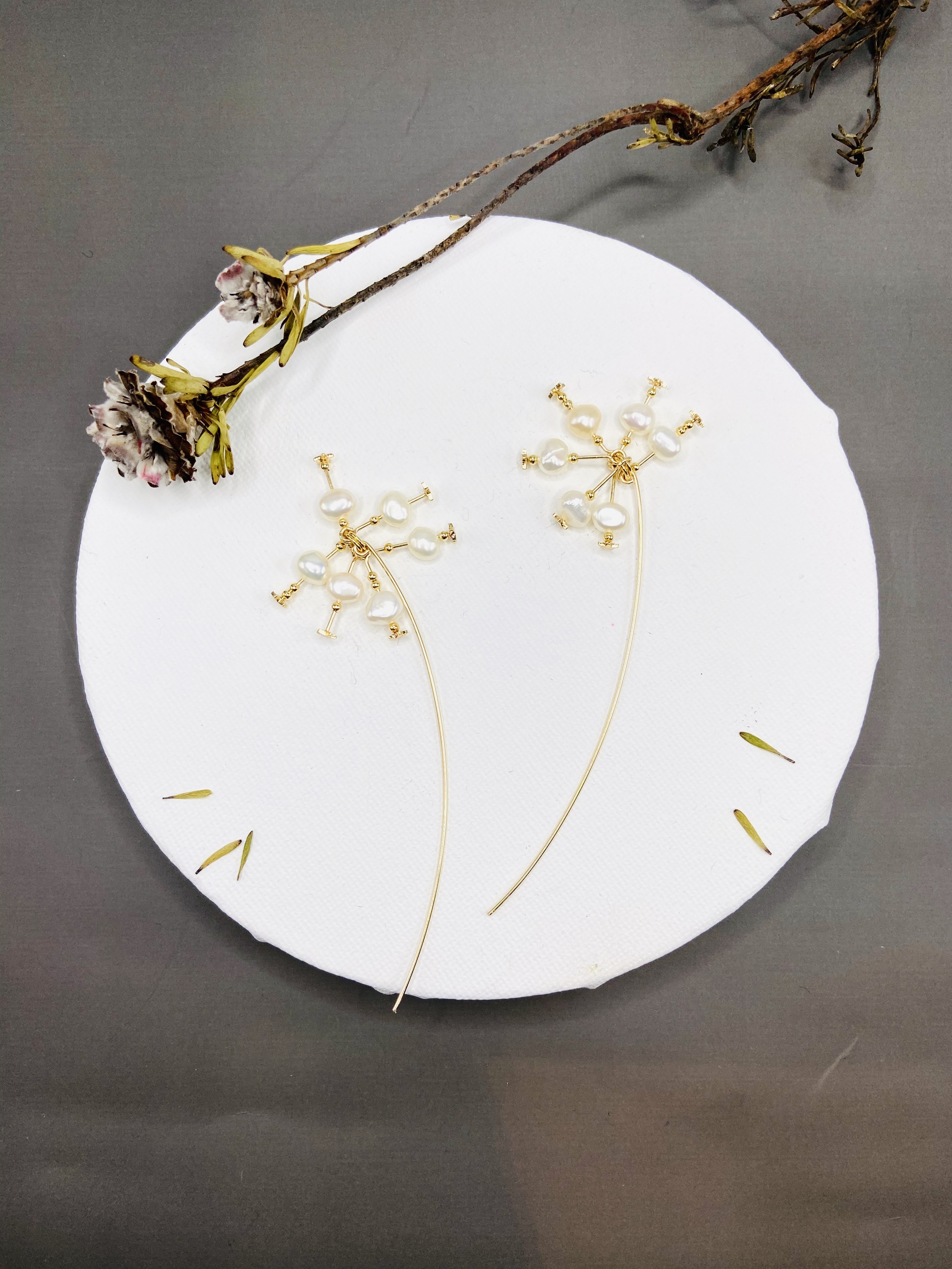 COLE COOL優雅白色淡水珍珠14kgf流星耳環耳夾