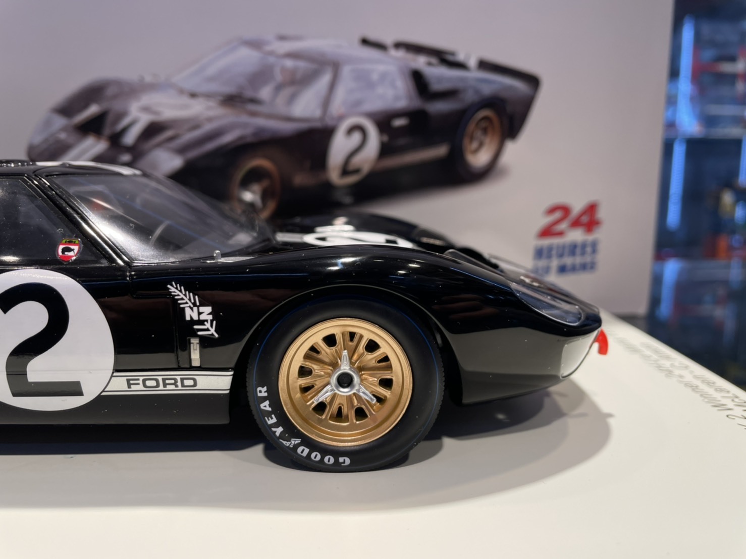 Spark 1:18 Ford GT40 MK II #2 Winner 24h LeMans 1966 McLaren