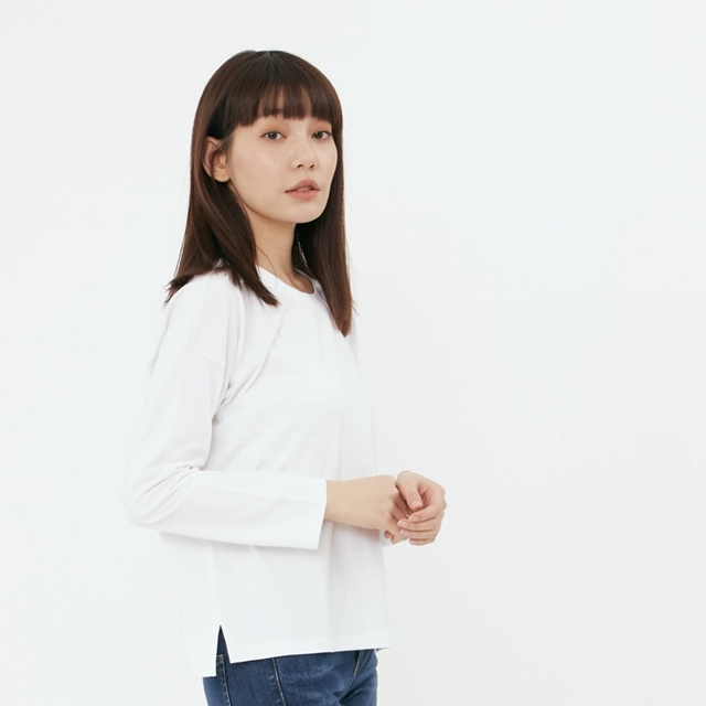 素面長袖落肩蜜桃棉女T/白色