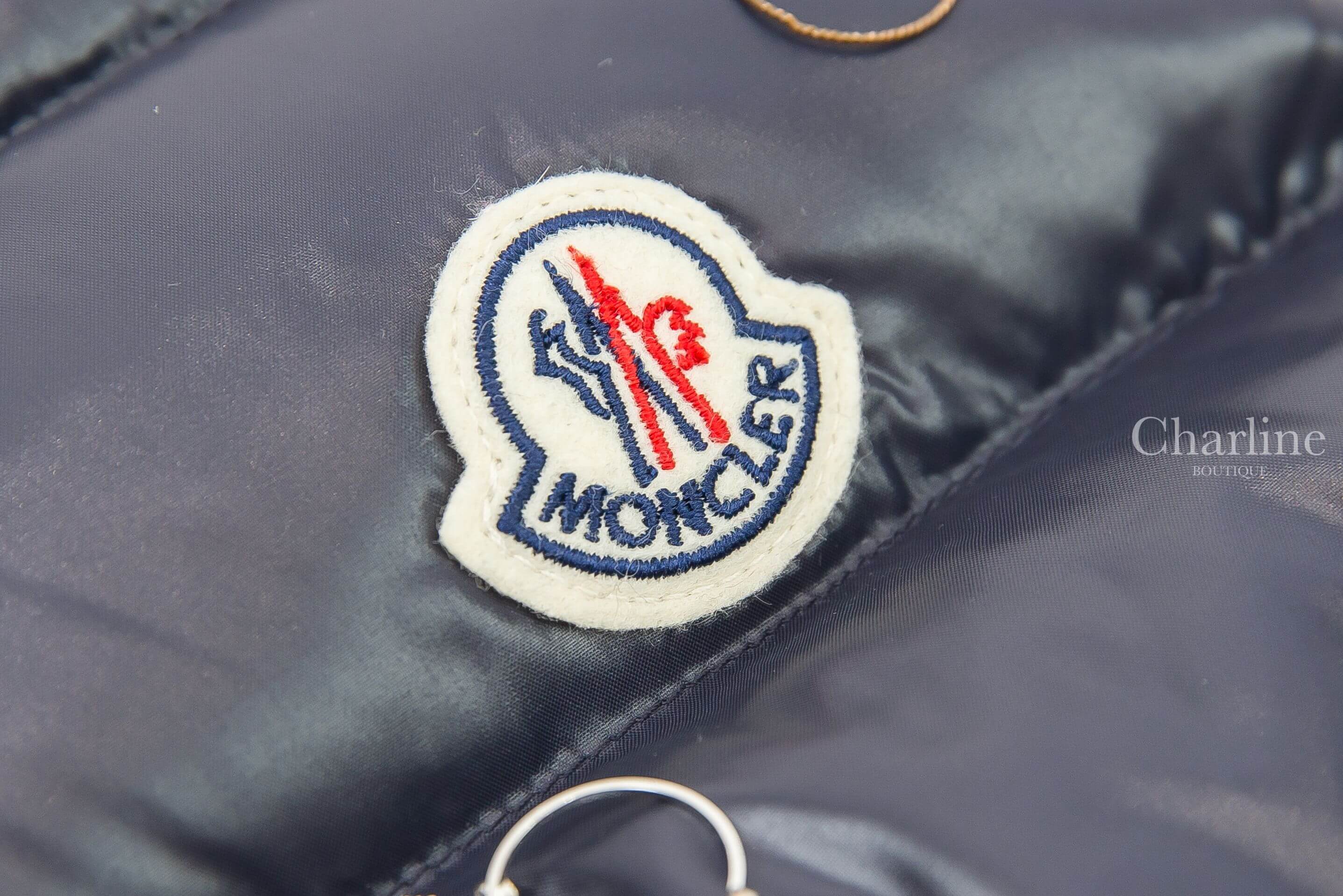 Moncler Ghany 藍色小立領拉鍊亮面羽絨背心