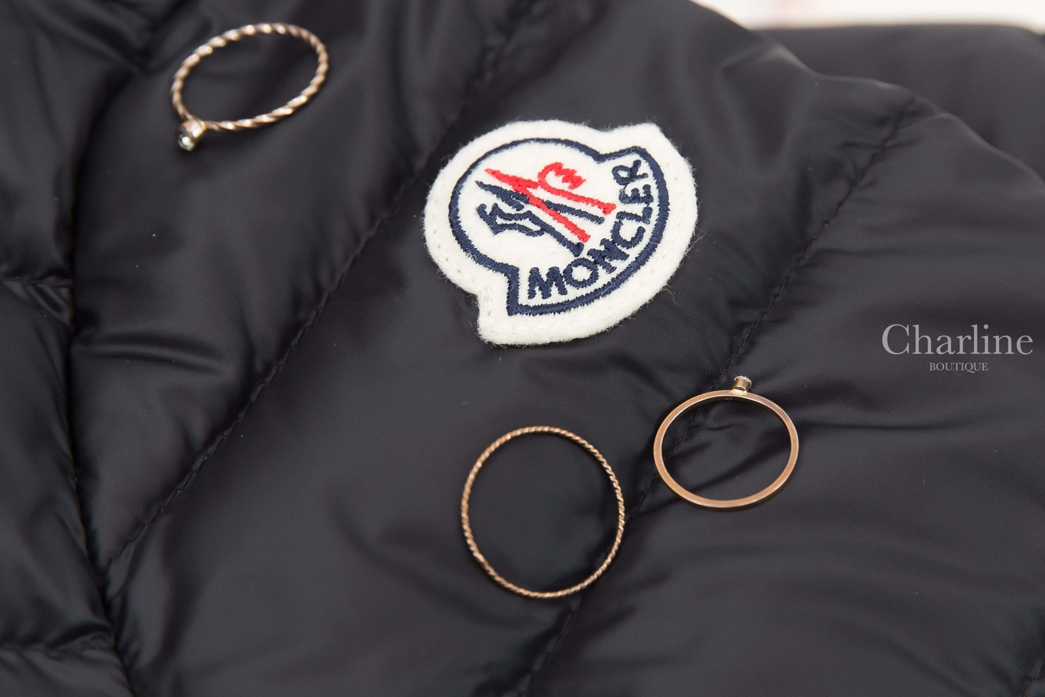 Moncler Lans 黑色小立領雙口袋羽絨外套