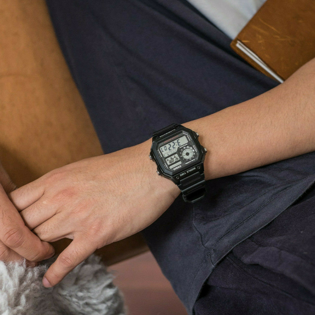 Casio 復古跳字錶 黑色膠帶 地圖 AE-1200WH-1A