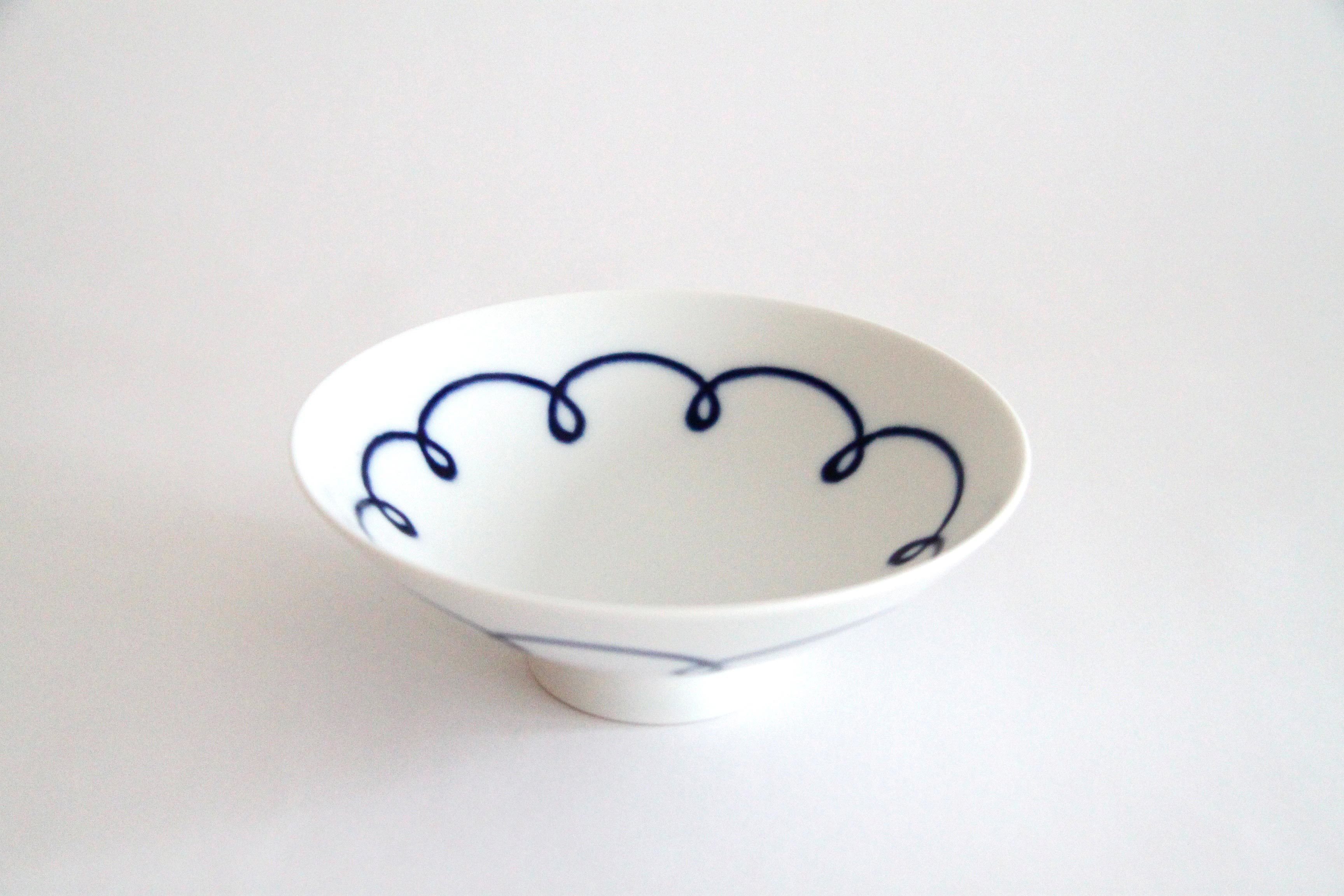 白山陶器-平茶碗 ST-10 霧白底藍線雲