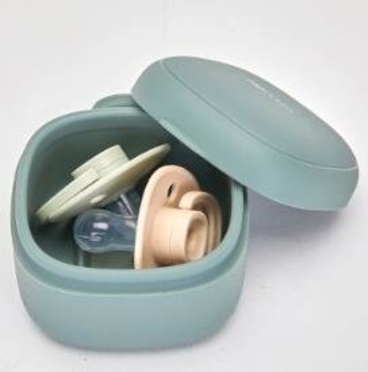 【MOYUUM】 -  (6-18個月適用)韓國醫學等級優質矽膠嬰兒奶嘴 x2 + 無毒矽膠保護盒 x1 組合