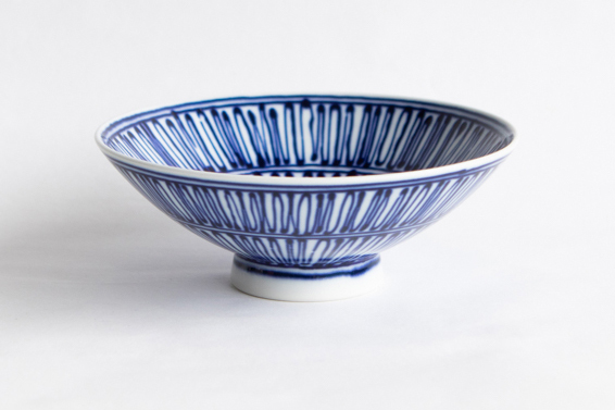 白山陶器-平茶碗ST-22 白底吳須曲