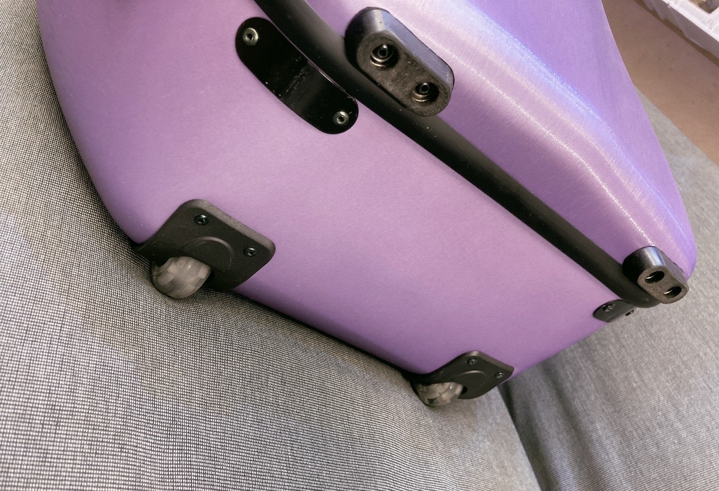 複合碳纖維大提琴盒 粉紫色款 第 3 張圖片｜三峽弦樂器