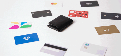 環島旅行必備的0.7 wallet雙面感應卡夾，小空間大容量可裝很多張卡片