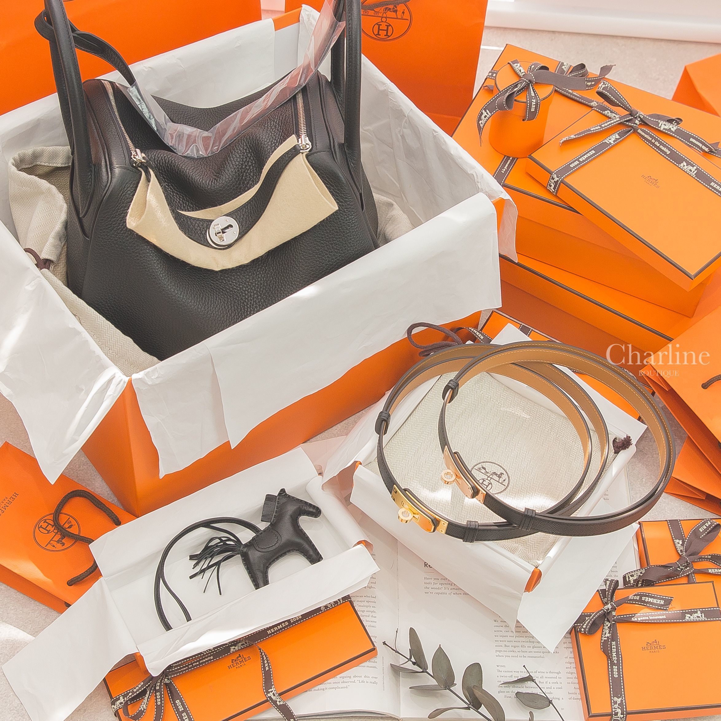 Hermès Belt 黑色牛皮金扣可調式皮帶,Hermès Belt 黑色牛皮玫瑰金扣可調式皮帶,Hermès  Charm PM 黑色小馬吊飾,Hermès Lindy 89 Noir 黑色銀釦-Charline Boutique 精品代購