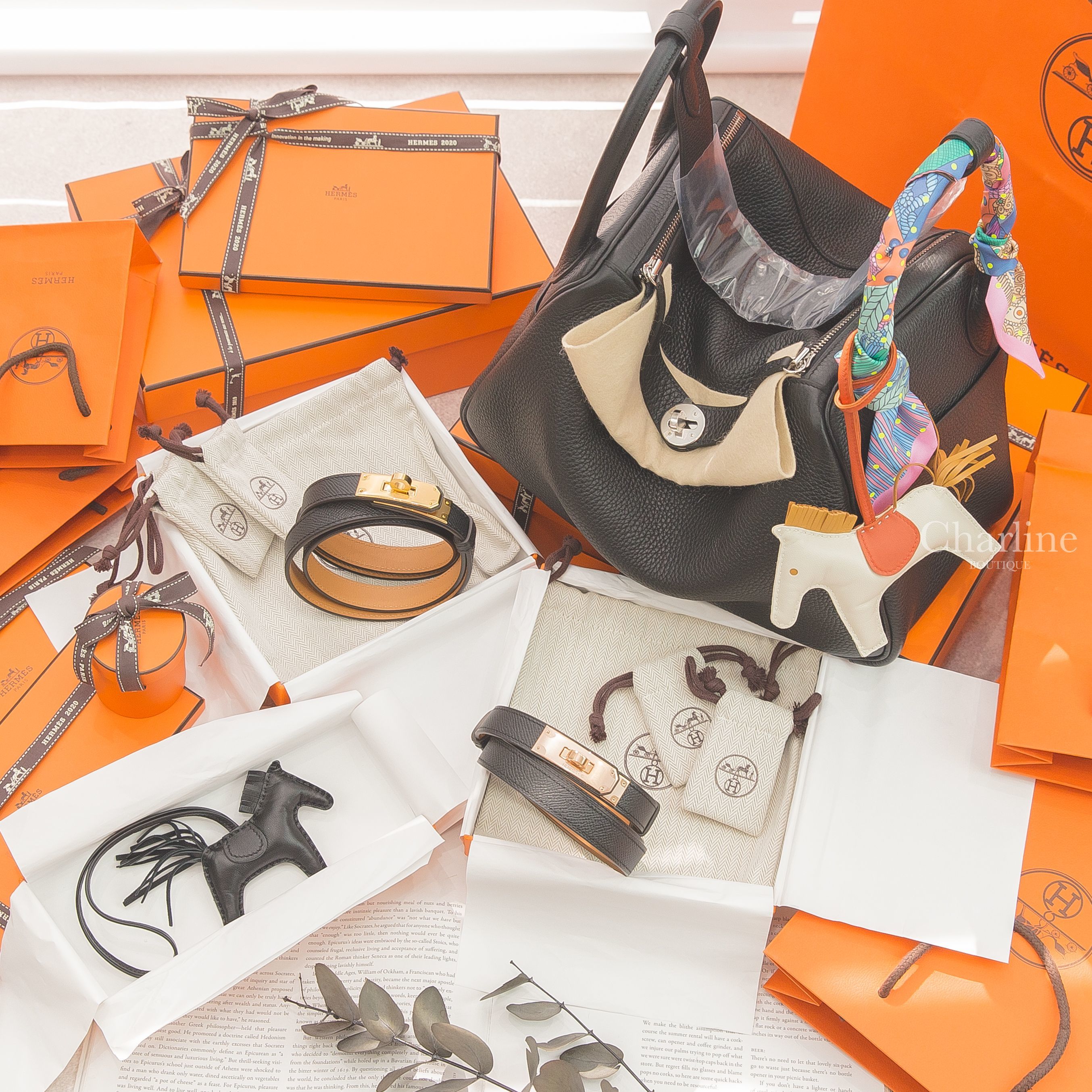 Hermès Kelly 18 Belt 黑色金扣,Kelly 18 Belt 黑色玫瑰金扣,Horse Charm 黑馬吊飾,Horse Charm 奶昔白吊飾,Lindy 30cm 黑色銀釦-Charline Boutique 精品代購