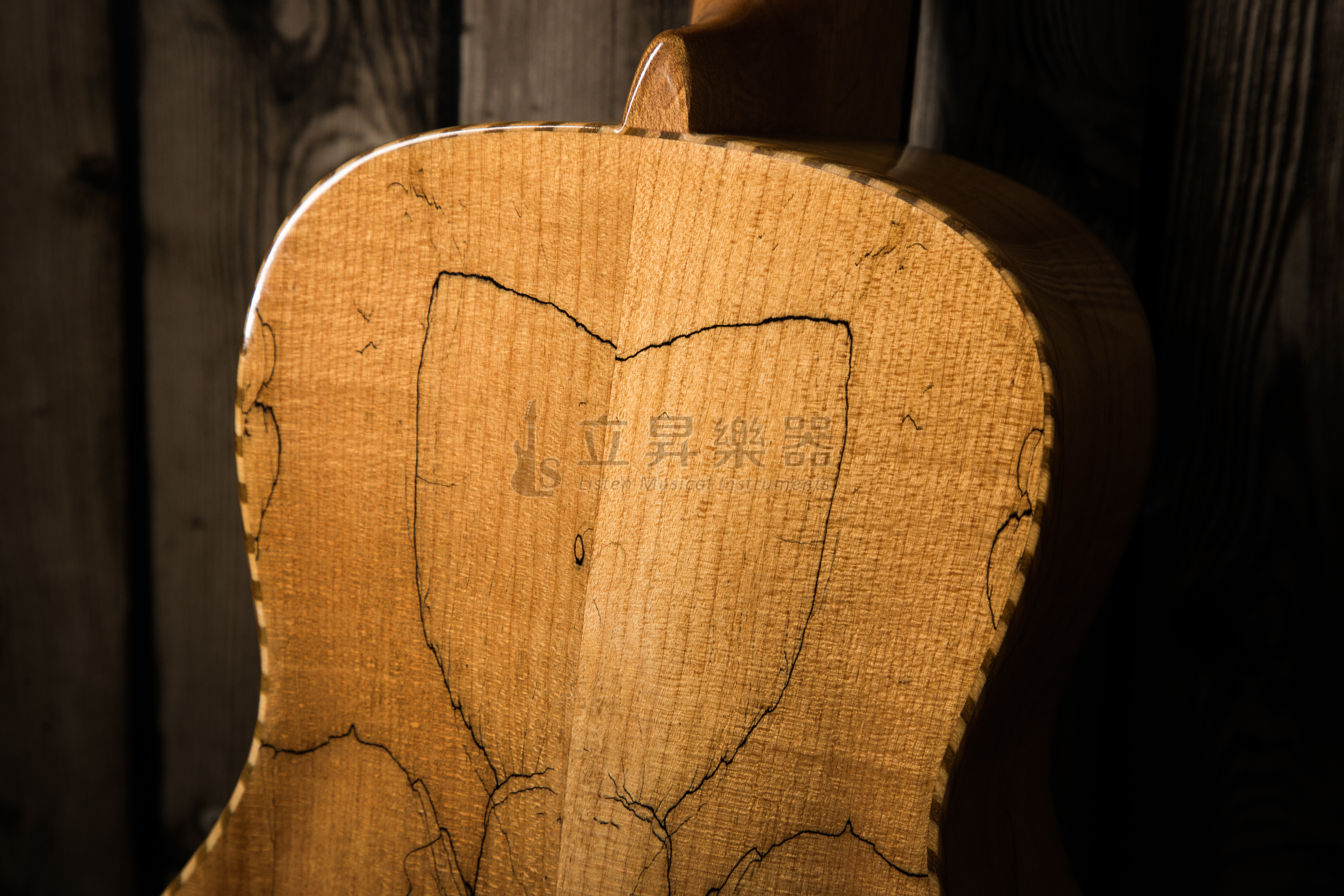 ［現貨漆裂特價出清］Arxman MK-24A 雲衫木面單板 24" 烏克麗麗 朽紋楓木側背板 第 4 張圖片｜三峽烏克麗麗