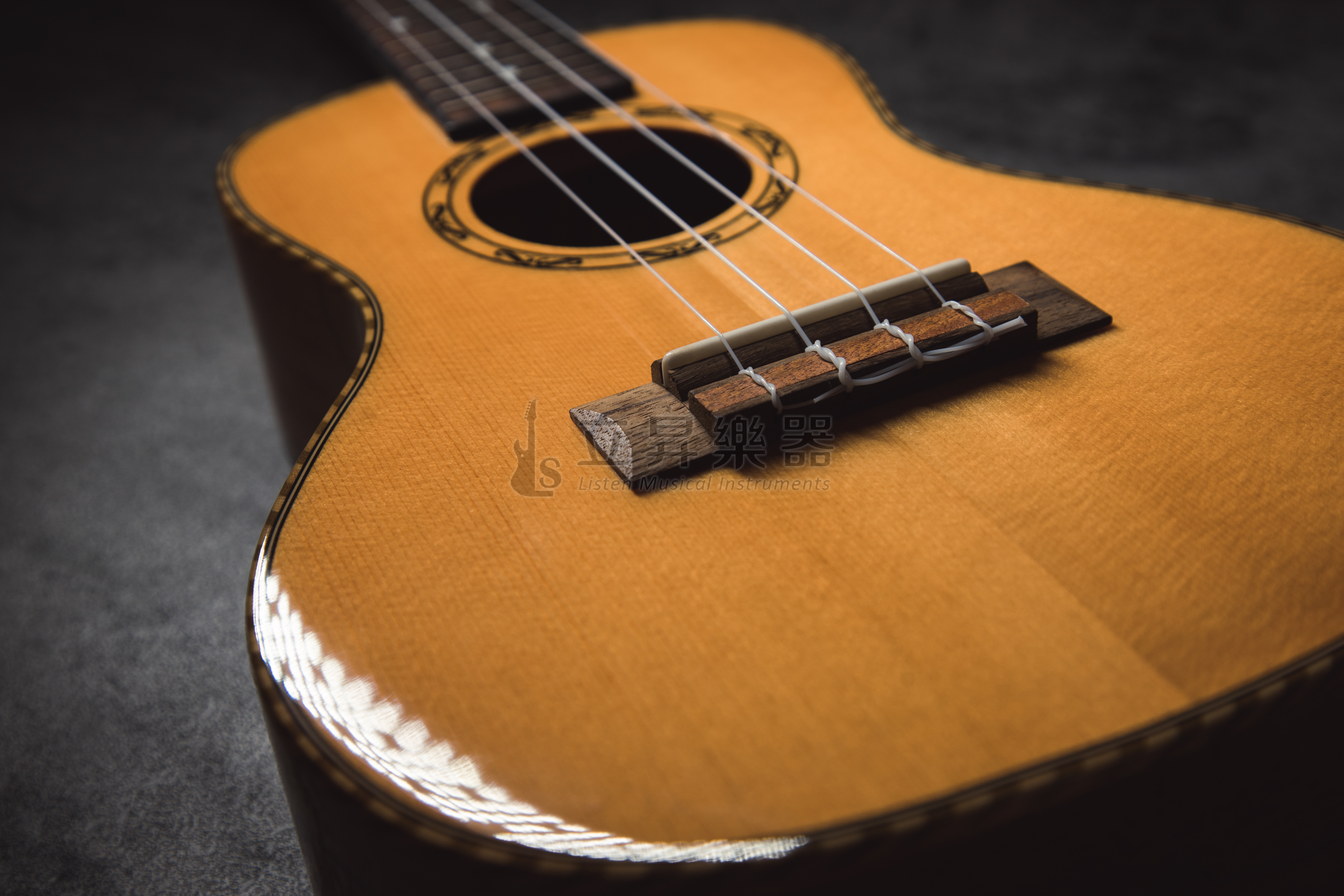 ［現貨漆裂特價出清］Arxman MK-24A 雲衫木面單板 24" 烏克麗麗 朽紋楓木側背板 第 6 張圖片｜三峽烏克麗麗