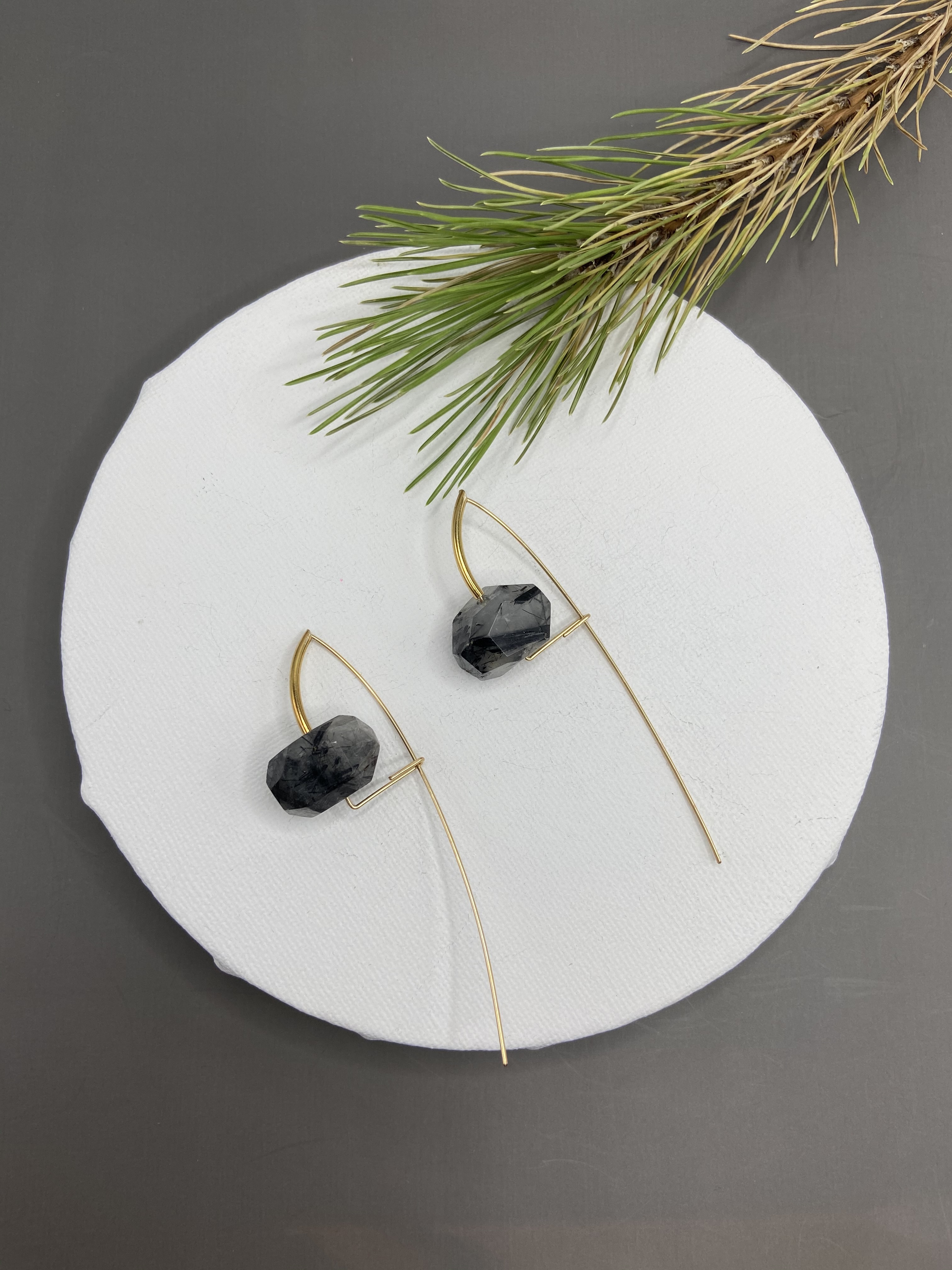 COLE COOL型格天然黑髪晶14kgf種子耳環