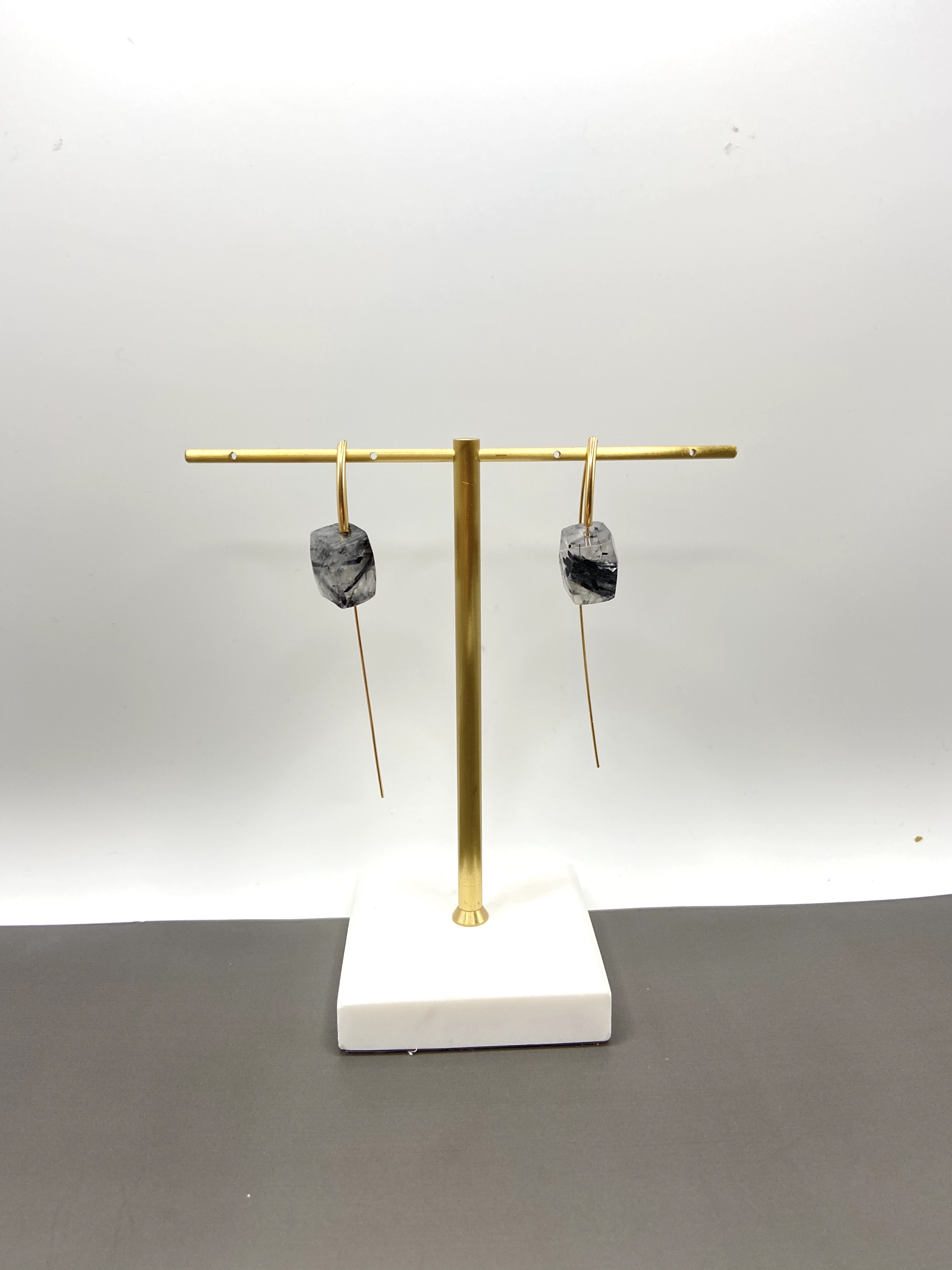 COLE COOL型格天然黑髪晶14kgf種子耳環